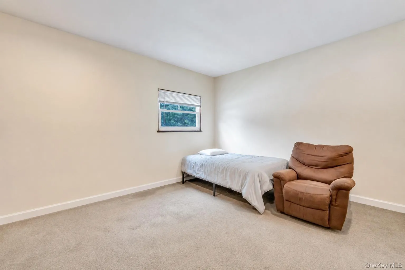 437 Commack Road, Islip, NY, 3 Bedrooms Bedrooms, 7 Rooms Rooms,1 BathroomBathrooms,Residential,For Rent,Commack,0,1026573 437 Commack Road, Islip, NY, 3 Bedrooms Bedrooms, 7 Rooms Rooms,1 BathroomBathrooms,Residential,For Rent,Commack,0,1026573