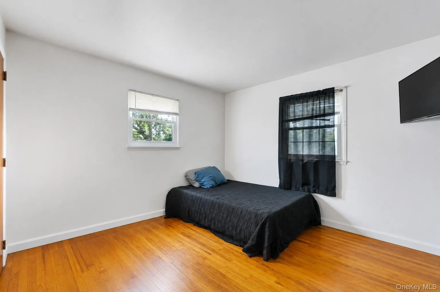 437 Commack Road, Islip, NY, 3 Bedrooms Bedrooms, 7 Rooms Rooms,1 BathroomBathrooms,Residential,For Rent,Commack,0,1026573 437 Commack Road, Islip, NY, 3 Bedrooms Bedrooms, 7 Rooms Rooms,1 BathroomBathrooms,Residential,For Rent,Commack,0,1026573