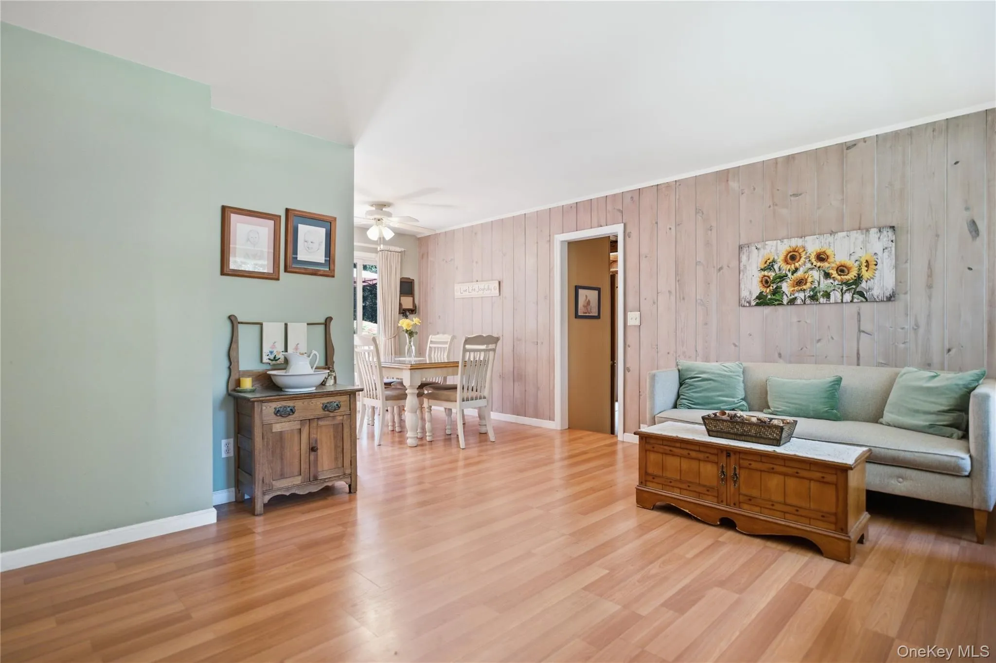 5 Columbine Avenue, Southampton, NY, 3 Bedrooms Bedrooms, 9 Rooms Rooms,1 BathroomBathrooms,Residential,For Rent,Columbine,0,1026582 5 Columbine Avenue, Southampton, NY, 3 Bedrooms Bedrooms, 9 Rooms Rooms,1 BathroomBathrooms,Residential,For Rent,Columbine,0,1026582