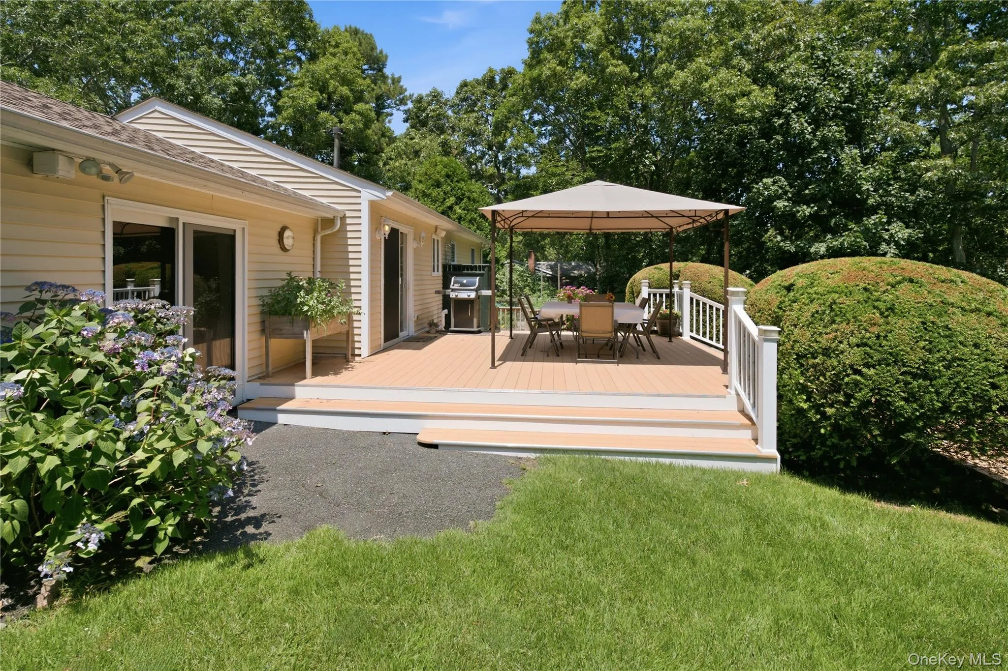 5 Columbine Avenue, Southampton, NY, 3 Bedrooms Bedrooms, 9 Rooms Rooms,1 BathroomBathrooms,Residential,For Rent,Columbine,0,1026582 5 Columbine Avenue, Southampton, NY, 3 Bedrooms Bedrooms, 9 Rooms Rooms,1 BathroomBathrooms,Residential,For Rent,Columbine,0,1026582