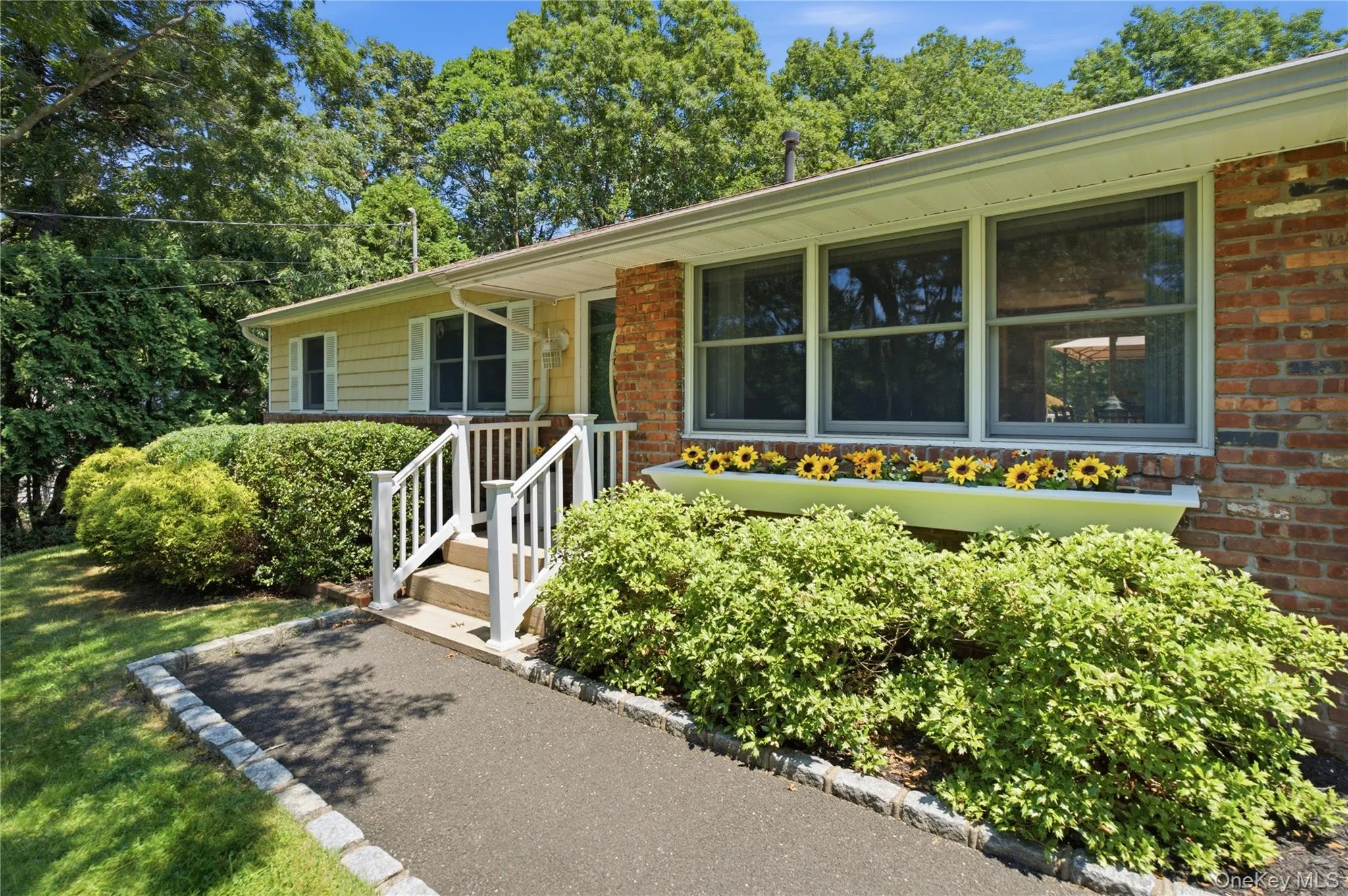 5 Columbine Avenue, Southampton, NY, 3 Bedrooms Bedrooms, 9 Rooms Rooms,1 BathroomBathrooms,Residential,For Rent,Columbine,0,1026582 5 Columbine Avenue, Southampton, NY, 3 Bedrooms Bedrooms, 9 Rooms Rooms,1 BathroomBathrooms,Residential,For Rent,Columbine,0,1026582