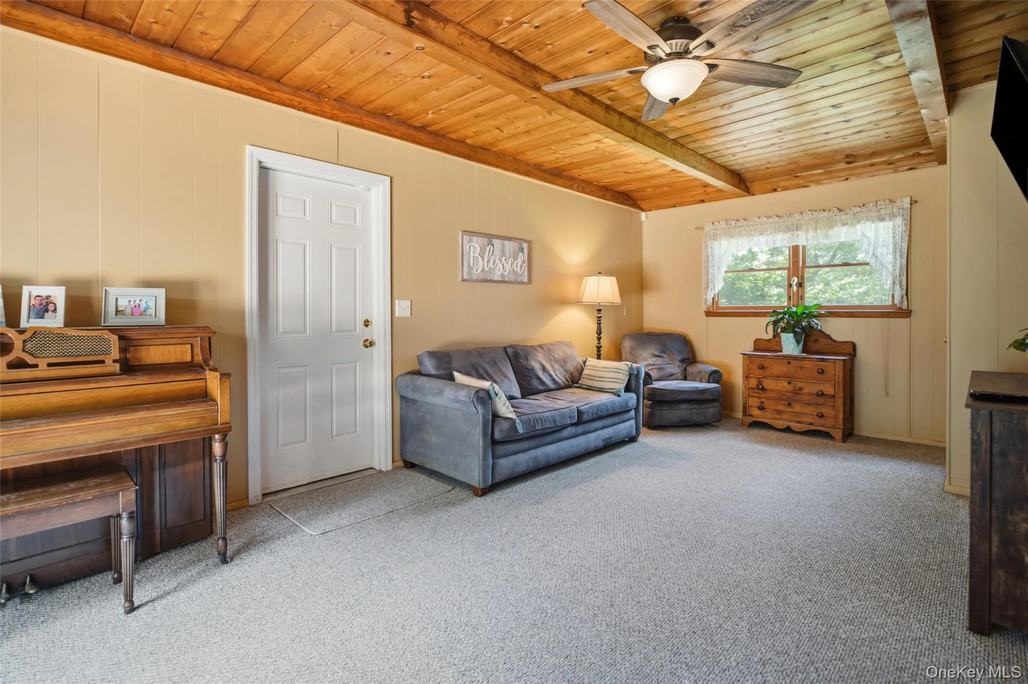5 Columbine Avenue, Southampton, NY, 3 Bedrooms Bedrooms, 9 Rooms Rooms,1 BathroomBathrooms,Residential,For Rent,Columbine,0,1026582 5 Columbine Avenue, Southampton, NY, 3 Bedrooms Bedrooms, 9 Rooms Rooms,1 BathroomBathrooms,Residential,For Rent,Columbine,0,1026582