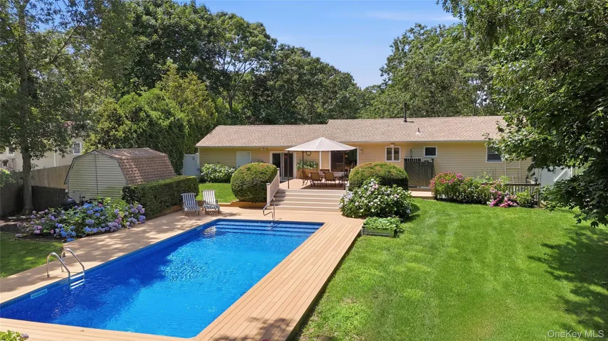 5 Columbine Avenue, Southampton, New York 11946