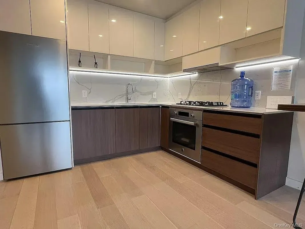 14449 Northern Boulevard, New York, NY, 1 Bedroom Bedrooms, 3 Rooms Rooms,1 BathroomBathrooms,Residential Lease,For Rent,Northern,0,1026587 14449 Northern Boulevard, New York, NY, 1 Bedroom Bedrooms, 3 Rooms Rooms,1 BathroomBathrooms,Residential Lease,For Rent,Northern,0,1026587