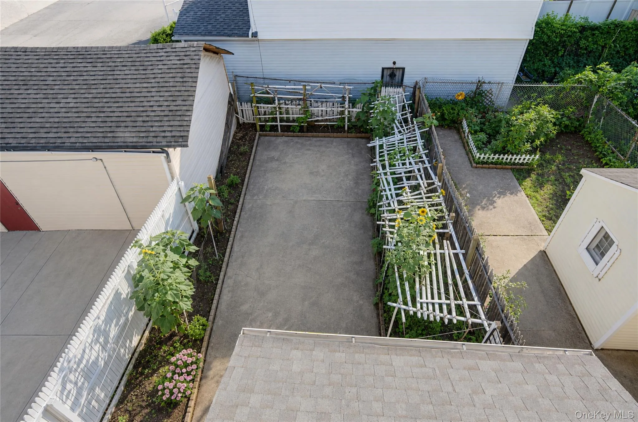 11568 155th Street, New York, NY, 3 Bedrooms Bedrooms, 9 Rooms Rooms,2 BathroomsBathrooms,Residential,For Rent,155th,0,1026591 11568 155th Street, New York, NY, 3 Bedrooms Bedrooms, 9 Rooms Rooms,2 BathroomsBathrooms,Residential,For Rent,155th,0,1026591
