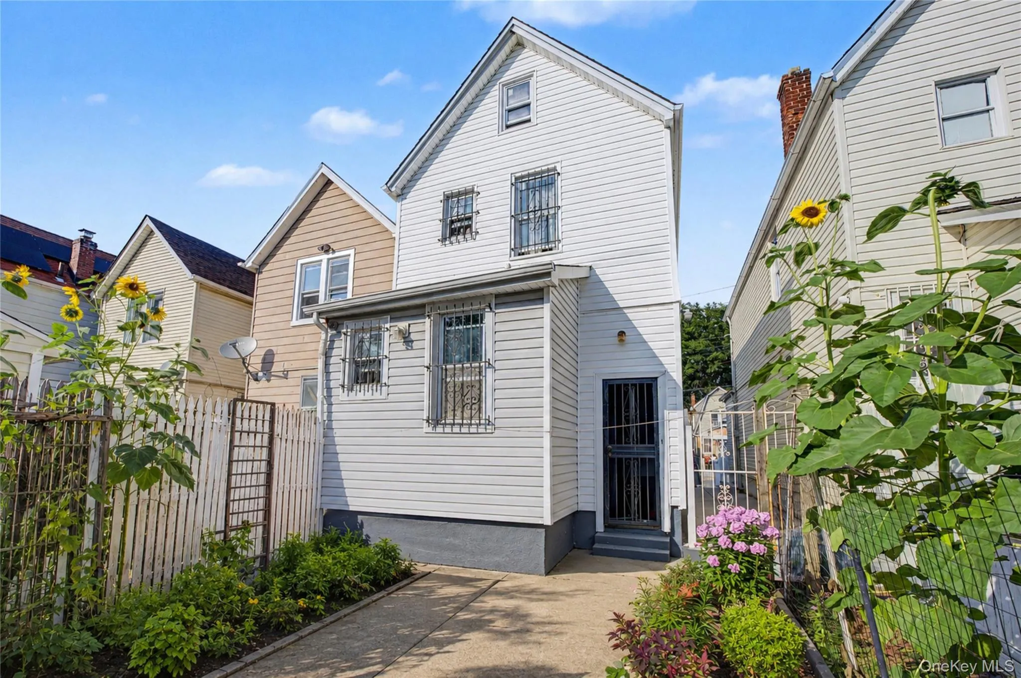 11568 155th Street, New York, NY, 3 Bedrooms Bedrooms, 9 Rooms Rooms,2 BathroomsBathrooms,Residential,For Rent,155th,0,1026591 11568 155th Street, New York, NY, 3 Bedrooms Bedrooms, 9 Rooms Rooms,2 BathroomsBathrooms,Residential,For Rent,155th,0,1026591