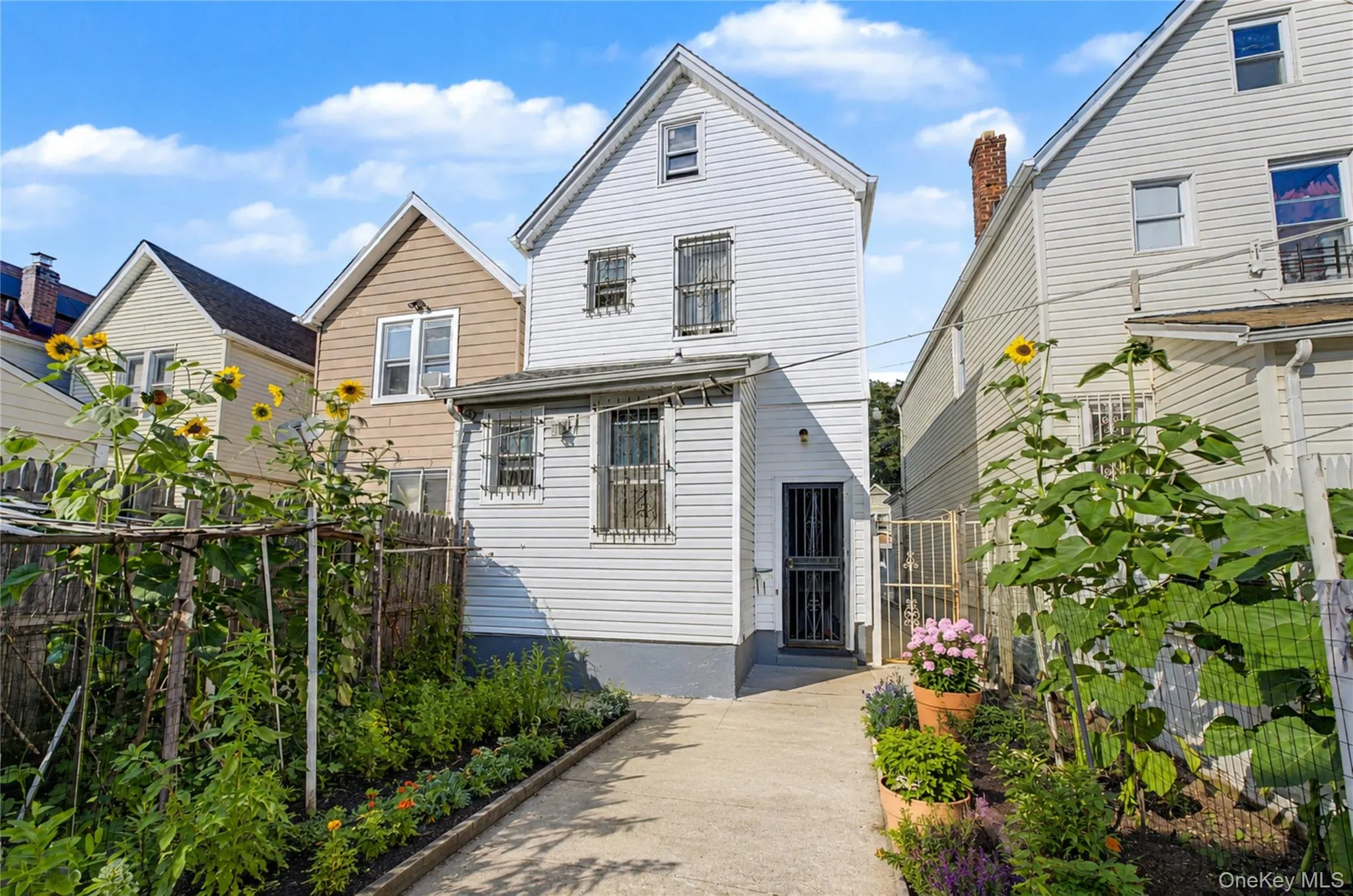 11568 155th Street, New York, NY, 3 Bedrooms Bedrooms, 9 Rooms Rooms,2 BathroomsBathrooms,Residential,For Rent,155th,0,1026591 11568 155th Street, New York, NY, 3 Bedrooms Bedrooms, 9 Rooms Rooms,2 BathroomsBathrooms,Residential,For Rent,155th,0,1026591