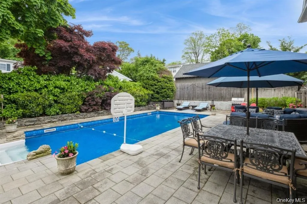 8 Hilltop Drive, Oyster Bay, NY, 4 Bedrooms Bedrooms, 10 Rooms Rooms,3 BathroomsBathrooms,Residential,For Rent,Hilltop,0,1026599 8 Hilltop Drive, Oyster Bay, NY, 4 Bedrooms Bedrooms, 10 Rooms Rooms,3 BathroomsBathrooms,Residential,For Rent,Hilltop,0,1026599