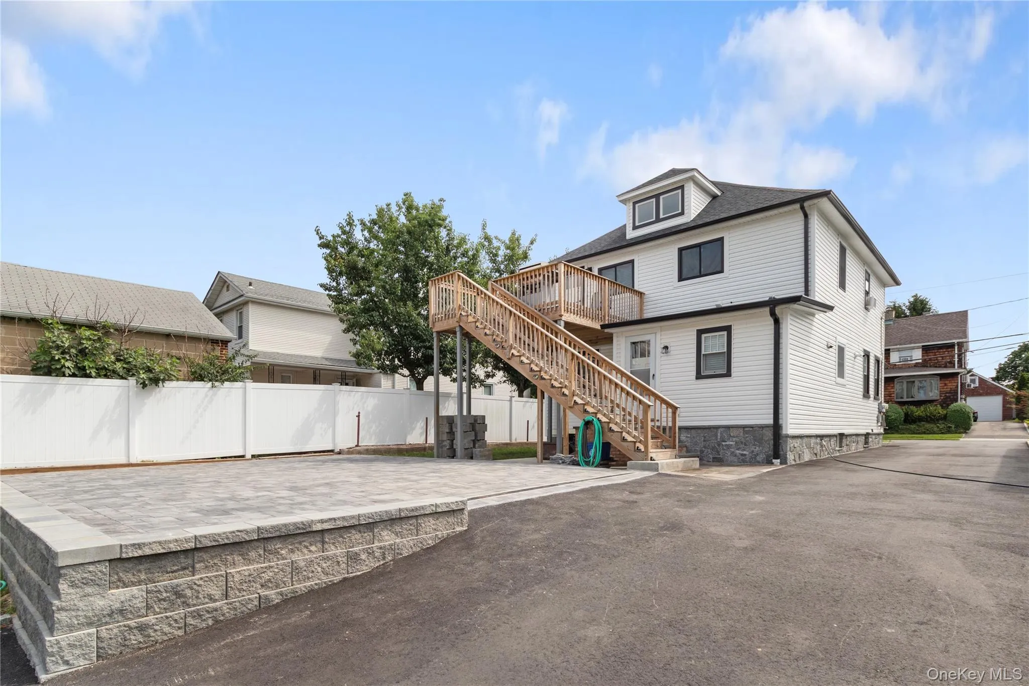 38 Smith Street, Glen Cove, NY, 2 Bedrooms Bedrooms, 5 Rooms Rooms,1 BathroomBathrooms,Residential Lease,For Rent,Smith,0,1026600 38 Smith Street, Glen Cove, NY, 2 Bedrooms Bedrooms, 5 Rooms Rooms,1 BathroomBathrooms,Residential Lease,For Rent,Smith,0,1026600