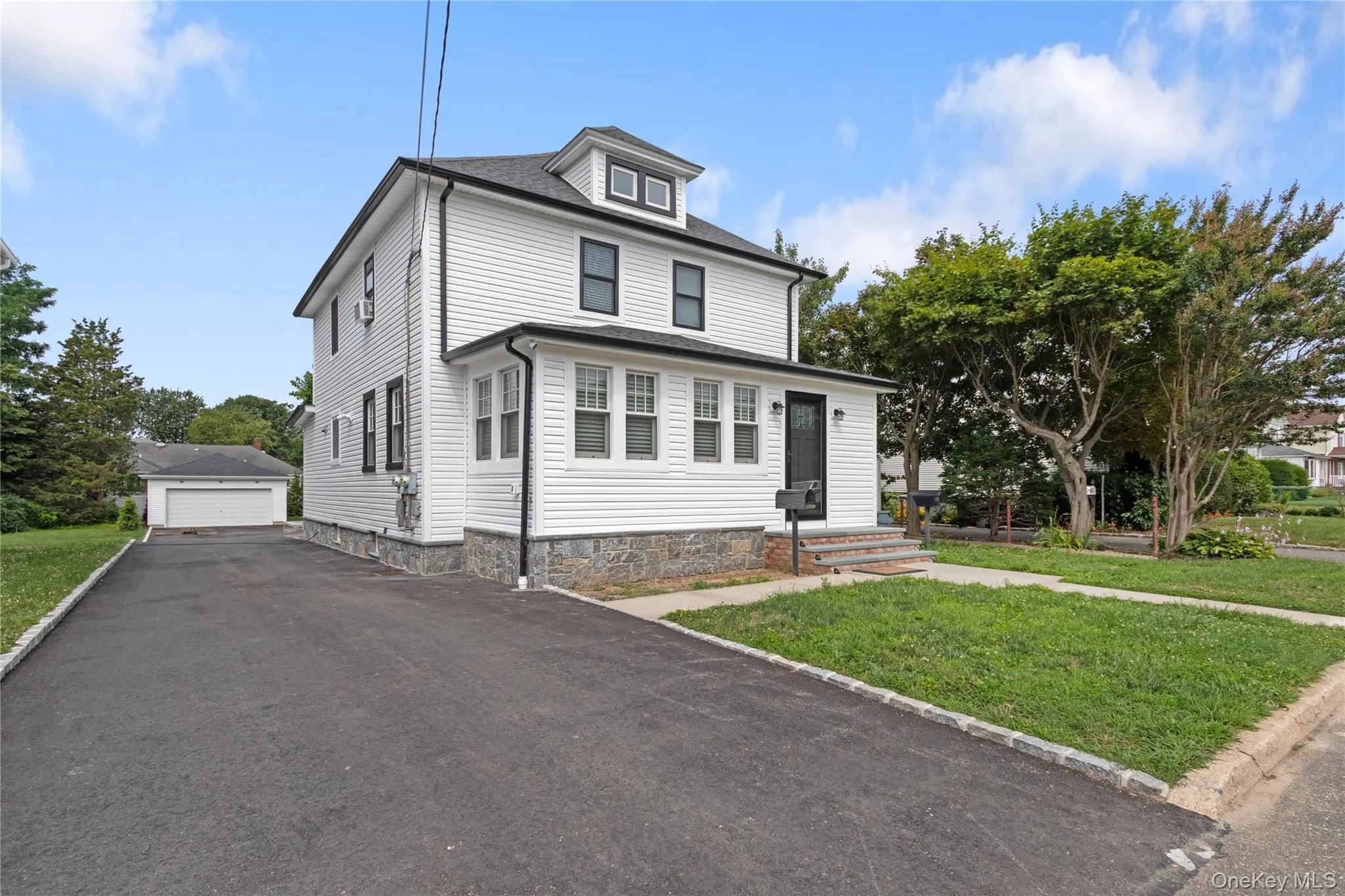 38 Smith Street, Glen Cove, NY, 2 Bedrooms Bedrooms, 5 Rooms Rooms,1 BathroomBathrooms,Residential Lease,For Rent,Smith,0,1026600 38 Smith Street, Glen Cove, NY, 2 Bedrooms Bedrooms, 5 Rooms Rooms,1 BathroomBathrooms,Residential Lease,For Rent,Smith,0,1026600