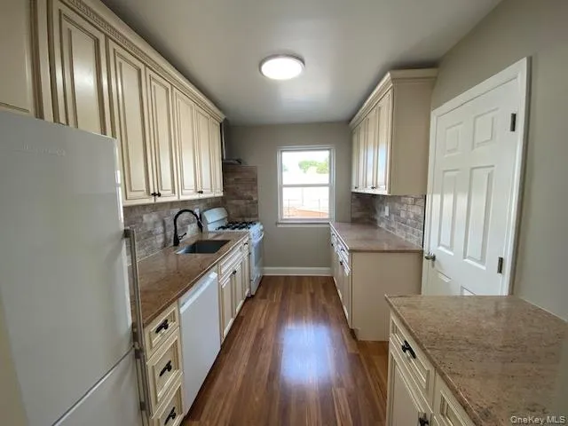 72-59 Little Neck Parkway, New York, NY, 3 Bedrooms Bedrooms, 5 Rooms Rooms,1 BathroomBathrooms,Residential,For Rent,Little Neck,0,1026603 72-59 Little Neck Parkway, New York, NY, 3 Bedrooms Bedrooms, 5 Rooms Rooms,1 BathroomBathrooms,Residential,For Rent,Little Neck,0,1026603