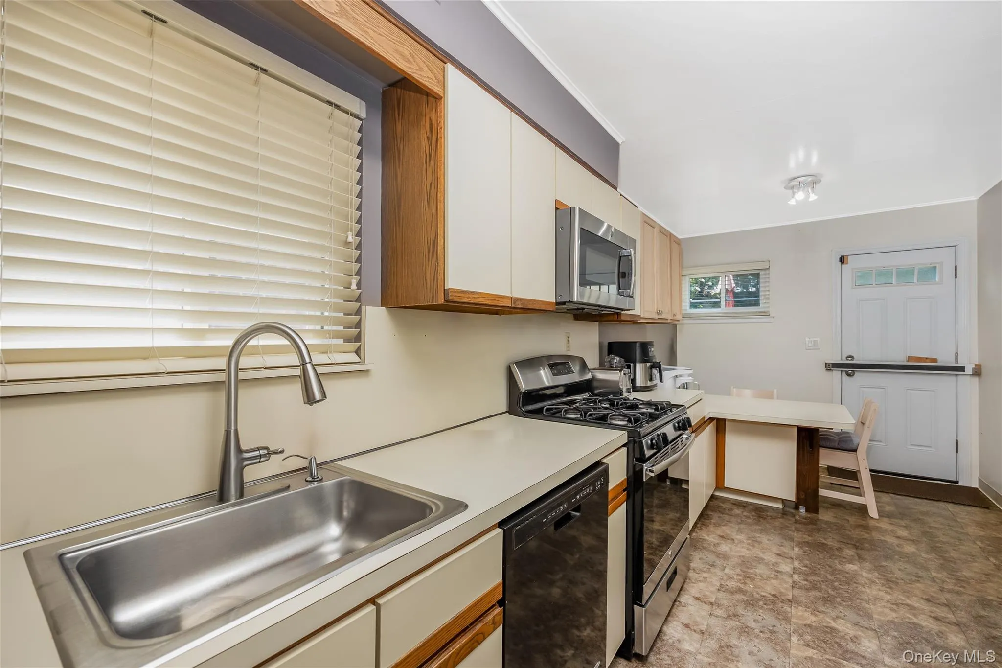 1616 202nd Street, New York, NY, 3 Bedrooms Bedrooms, 7 Rooms Rooms,2 BathroomsBathrooms,Residential,For Rent,202nd,0,1026608 1616 202nd Street, New York, NY, 3 Bedrooms Bedrooms, 7 Rooms Rooms,2 BathroomsBathrooms,Residential,For Rent,202nd,0,1026608