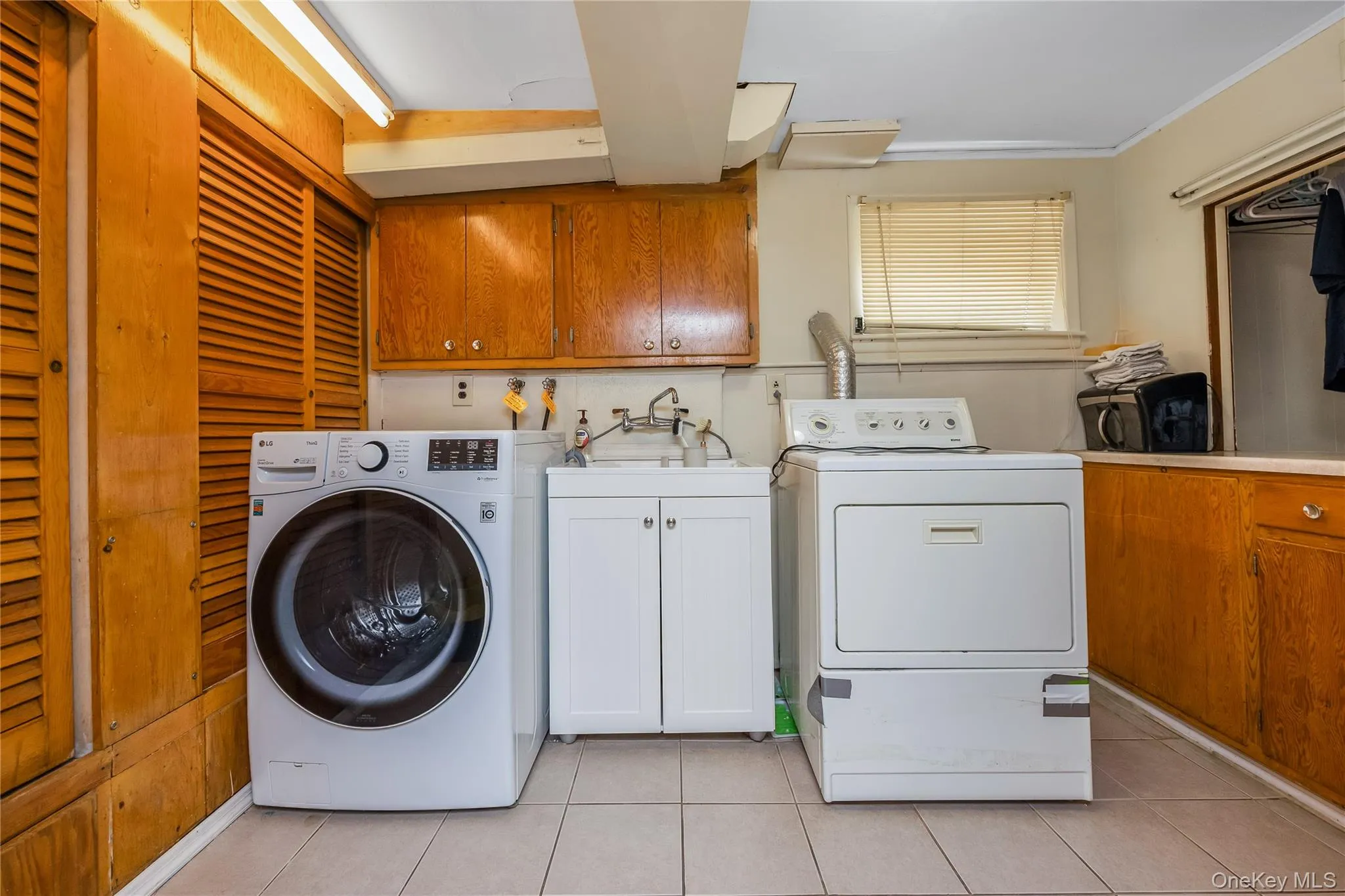 1616 202nd Street, New York, NY, 3 Bedrooms Bedrooms, 7 Rooms Rooms,2 BathroomsBathrooms,Residential,For Rent,202nd,0,1026608 1616 202nd Street, New York, NY, 3 Bedrooms Bedrooms, 7 Rooms Rooms,2 BathroomsBathrooms,Residential,For Rent,202nd,0,1026608