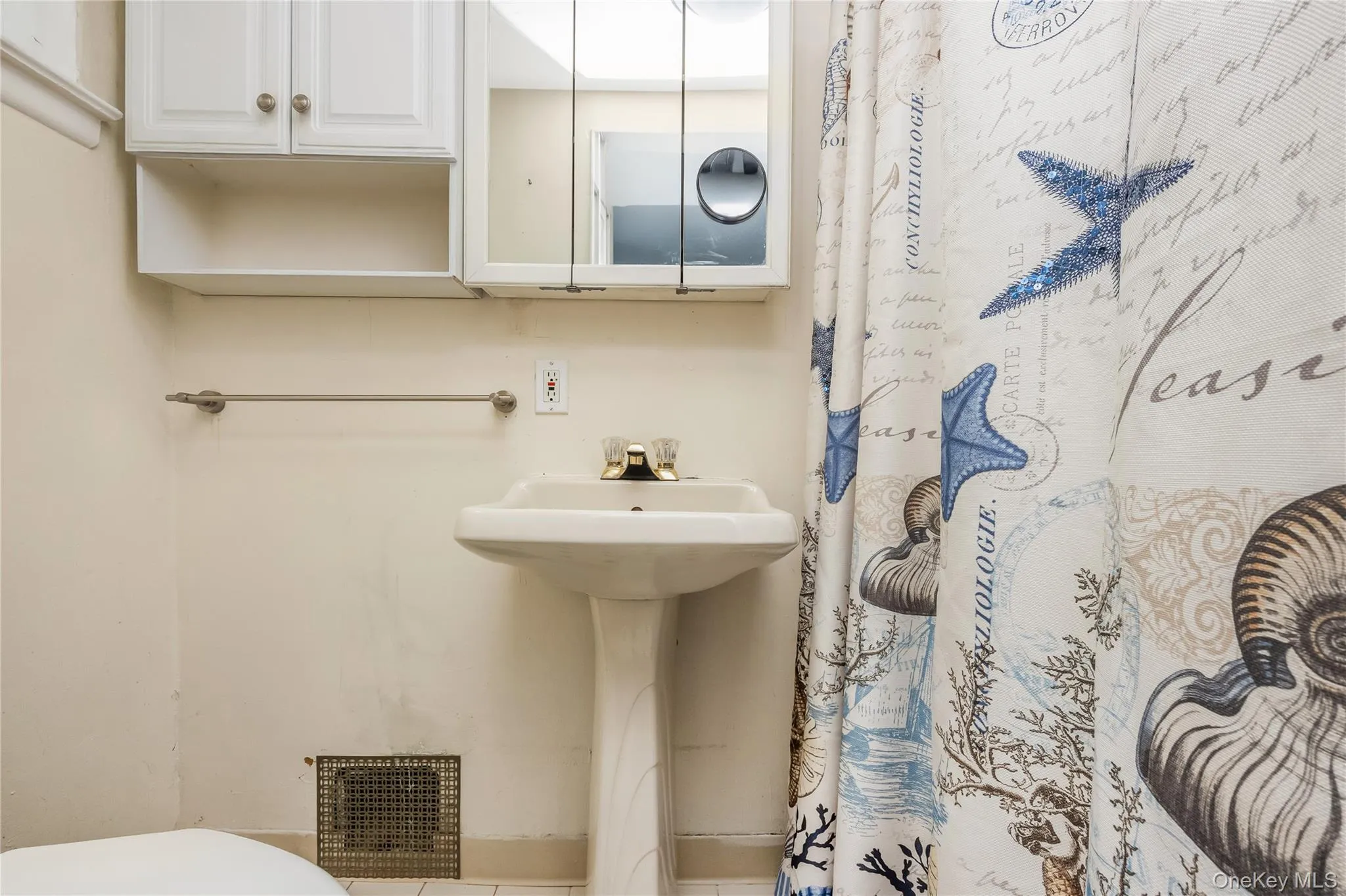 1616 202nd Street, New York, NY, 3 Bedrooms Bedrooms, 7 Rooms Rooms,2 BathroomsBathrooms,Residential,For Rent,202nd,0,1026608 1616 202nd Street, New York, NY, 3 Bedrooms Bedrooms, 7 Rooms Rooms,2 BathroomsBathrooms,Residential,For Rent,202nd,0,1026608