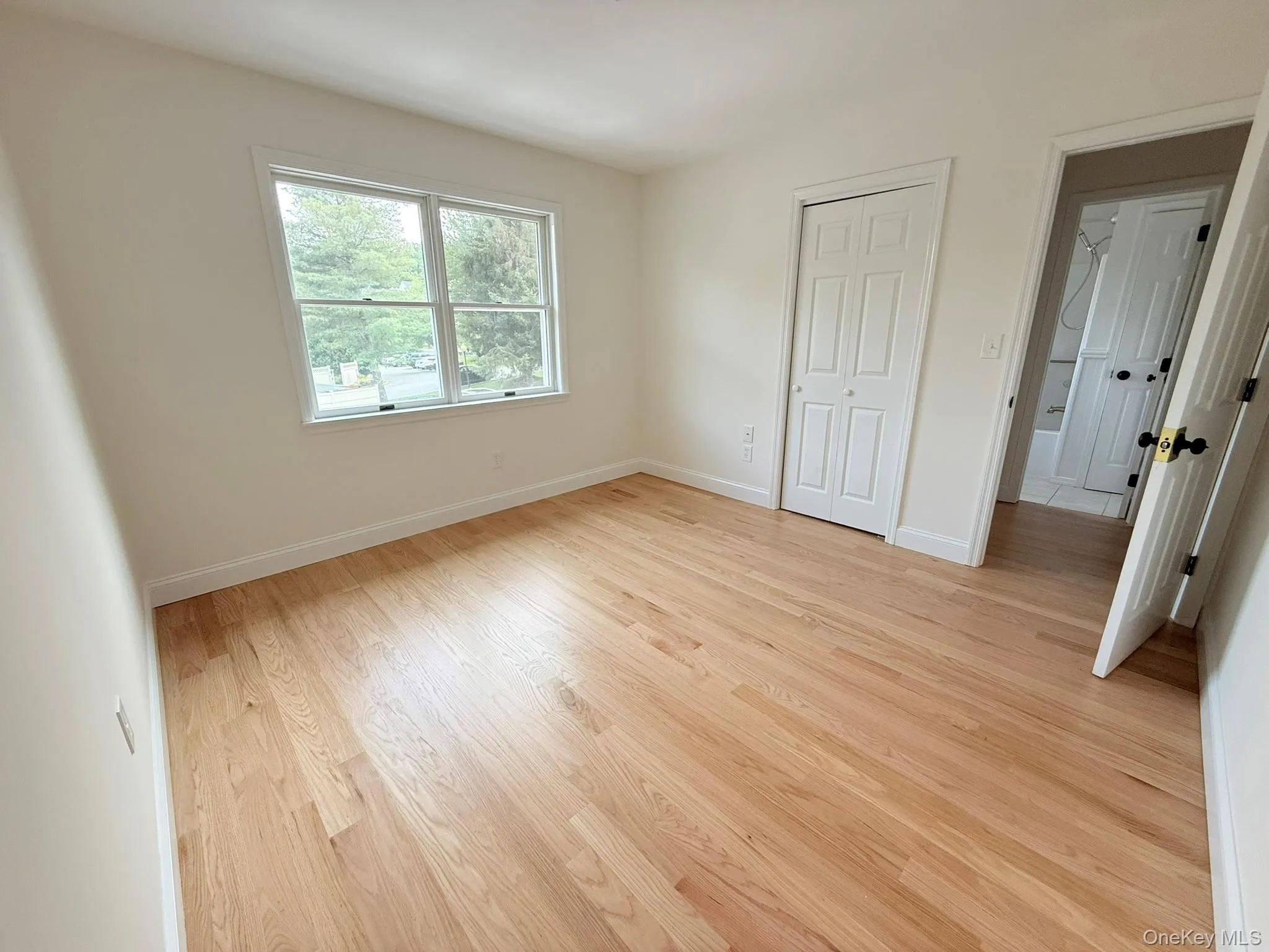 The second bedroom conveniently located with direct access to the bathroom The second bedroom conveniently located with direct access to the bathroom