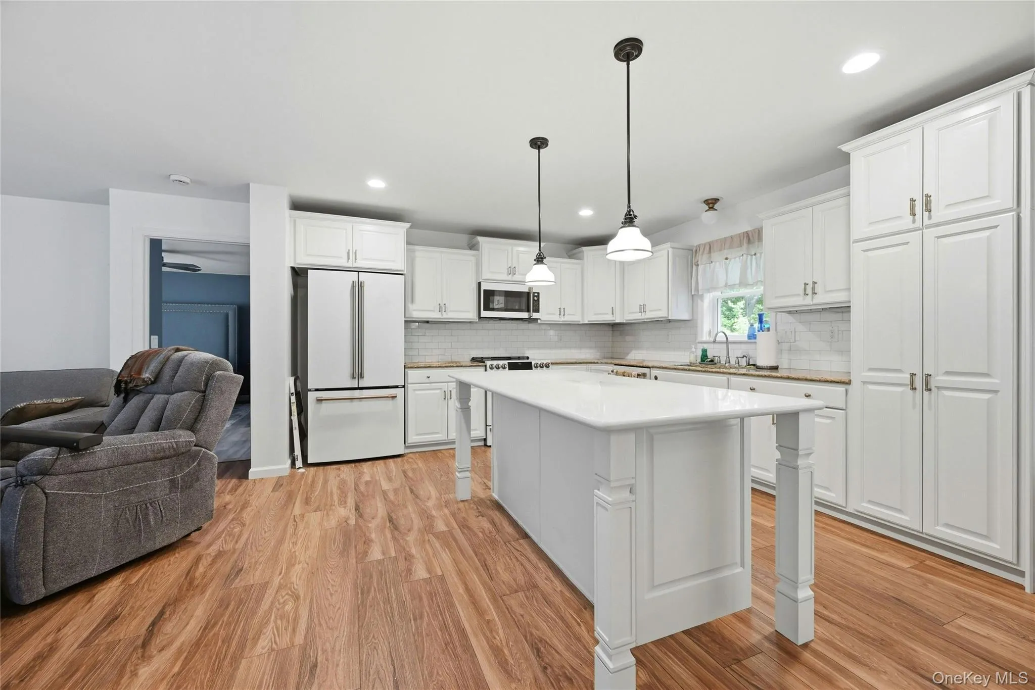 1407 Middle Road, Riverhead, NY, 2 Bedrooms Bedrooms, 5 Rooms Rooms,2 BathroomsBathrooms,Residential,For Rent,Middle,0,1026622 1407 Middle Road, Riverhead, NY, 2 Bedrooms Bedrooms, 5 Rooms Rooms,2 BathroomsBathrooms,Residential,For Rent,Middle,0,1026622