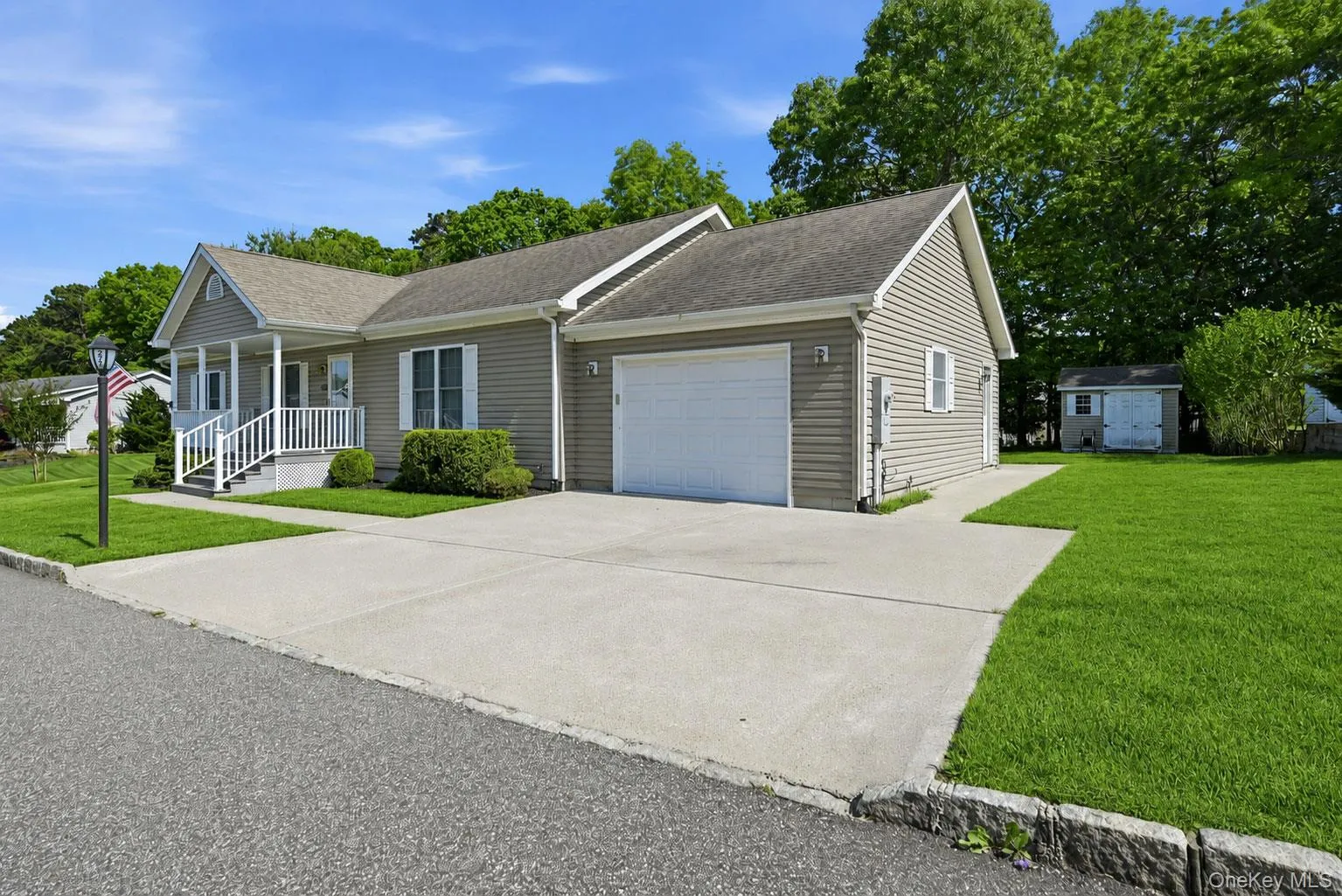 1407 Middle Road, Riverhead, NY, 2 Bedrooms Bedrooms, 5 Rooms Rooms,2 BathroomsBathrooms,Residential,For Rent,Middle,0,1026622 1407 Middle Road, Riverhead, NY, 2 Bedrooms Bedrooms, 5 Rooms Rooms,2 BathroomsBathrooms,Residential,For Rent,Middle,0,1026622