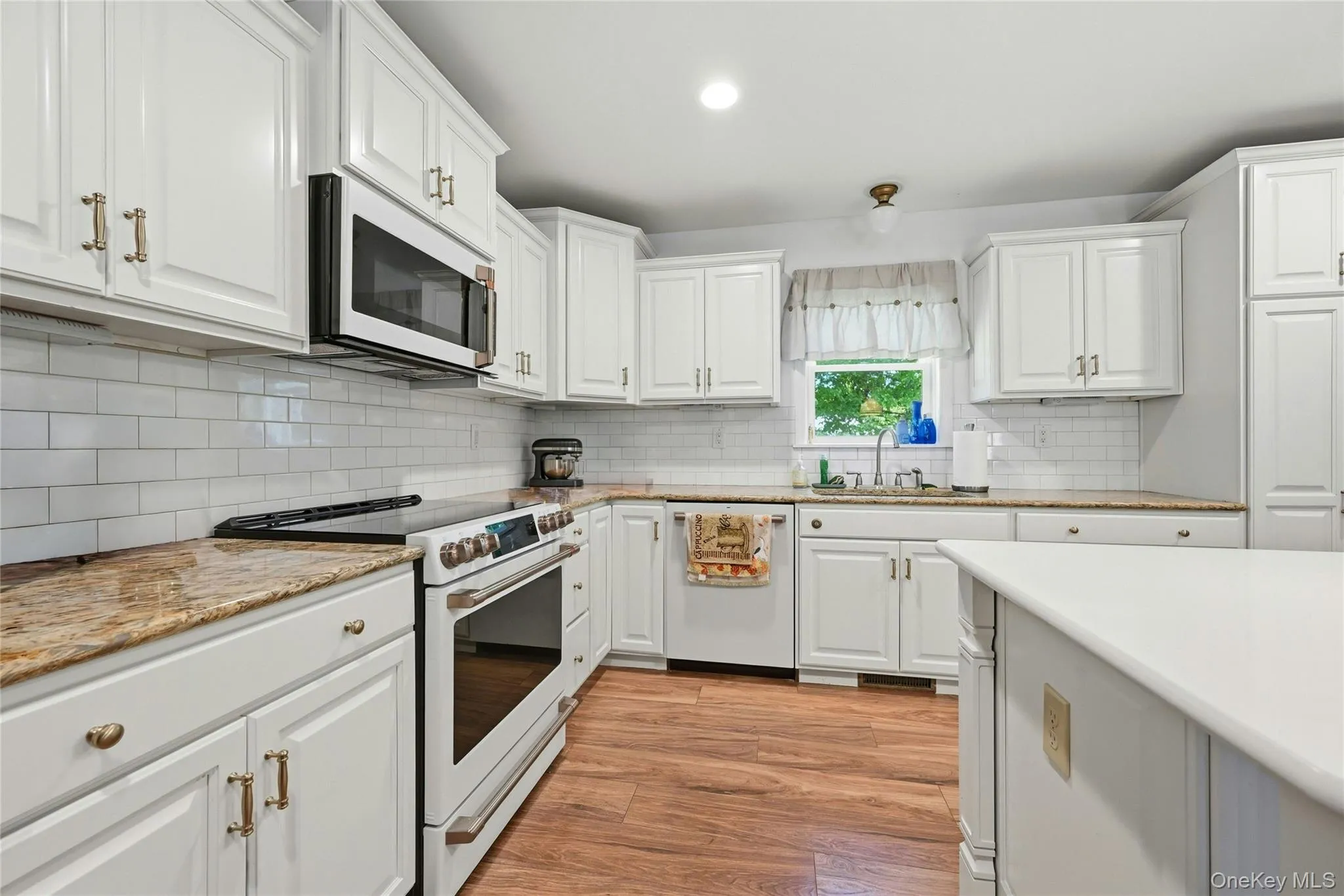 1407 Middle Road, Riverhead, NY, 2 Bedrooms Bedrooms, 5 Rooms Rooms,2 BathroomsBathrooms,Residential,For Rent,Middle,0,1026622 1407 Middle Road, Riverhead, NY, 2 Bedrooms Bedrooms, 5 Rooms Rooms,2 BathroomsBathrooms,Residential,For Rent,Middle,0,1026622