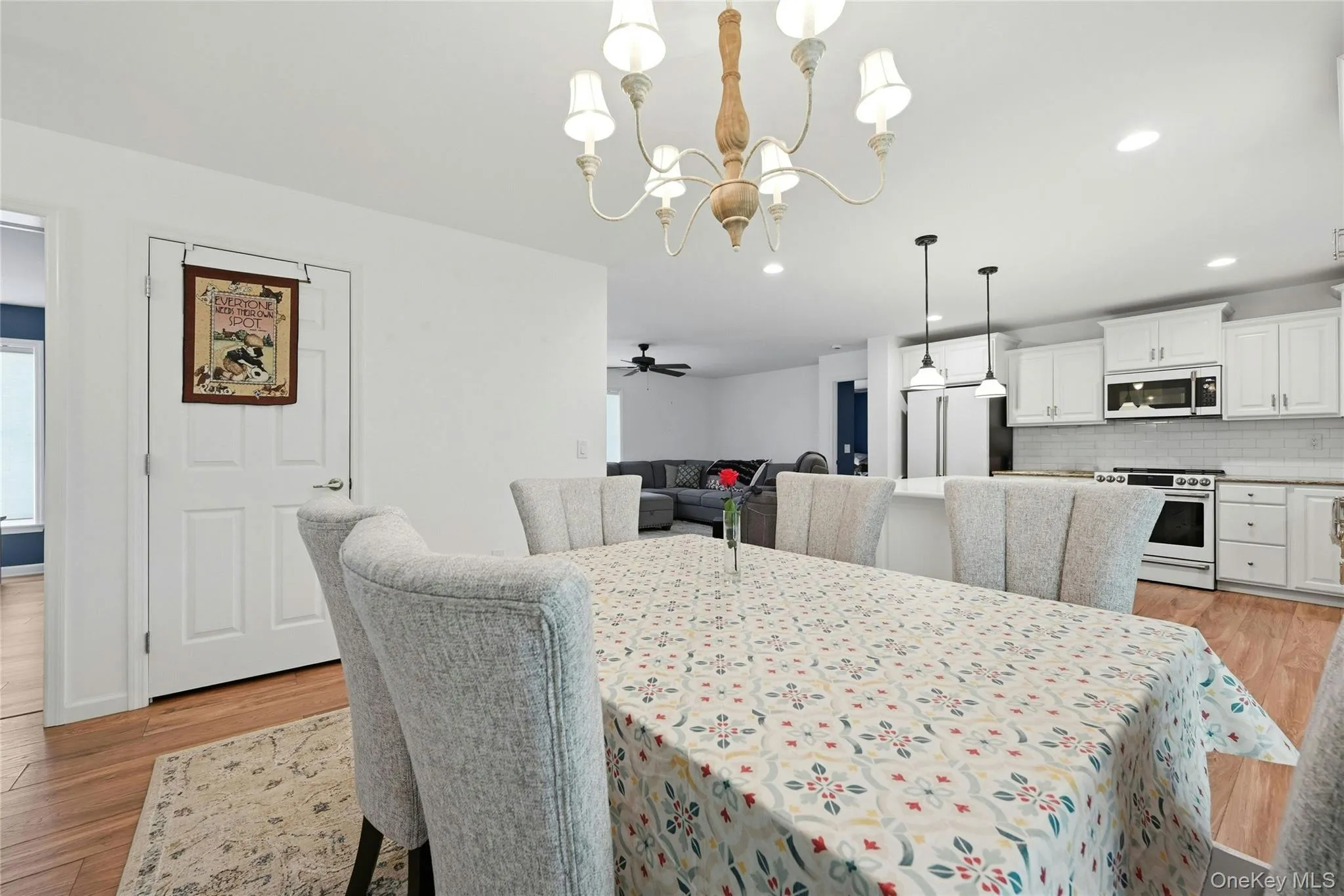 1407 Middle Road, Riverhead, NY, 2 Bedrooms Bedrooms, 5 Rooms Rooms,2 BathroomsBathrooms,Residential,For Rent,Middle,0,1026622 1407 Middle Road, Riverhead, NY, 2 Bedrooms Bedrooms, 5 Rooms Rooms,2 BathroomsBathrooms,Residential,For Rent,Middle,0,1026622