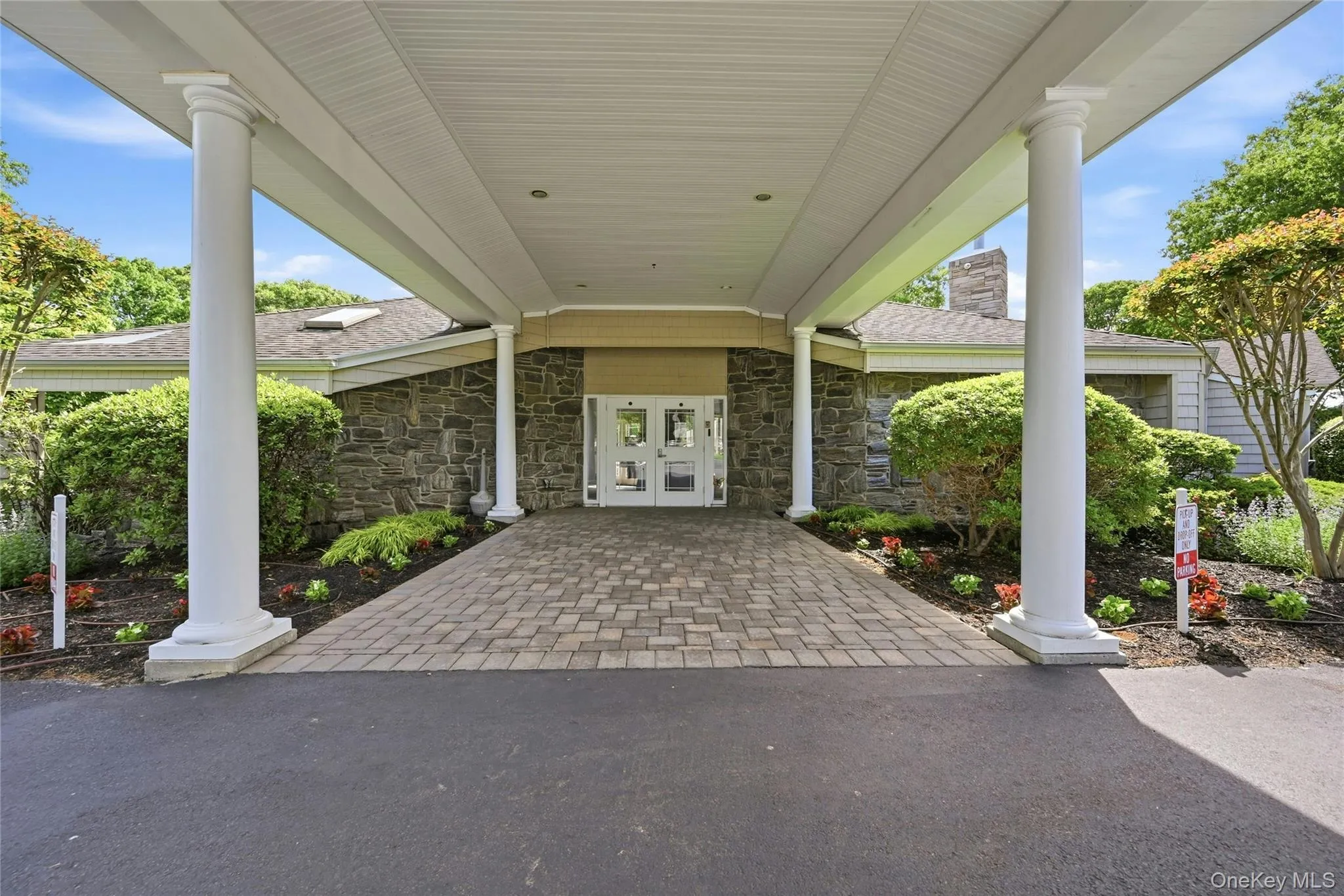 1407 Middle Road, Riverhead, NY, 2 Bedrooms Bedrooms, 5 Rooms Rooms,2 BathroomsBathrooms,Residential,For Rent,Middle,0,1026622 1407 Middle Road, Riverhead, NY, 2 Bedrooms Bedrooms, 5 Rooms Rooms,2 BathroomsBathrooms,Residential,For Rent,Middle,0,1026622