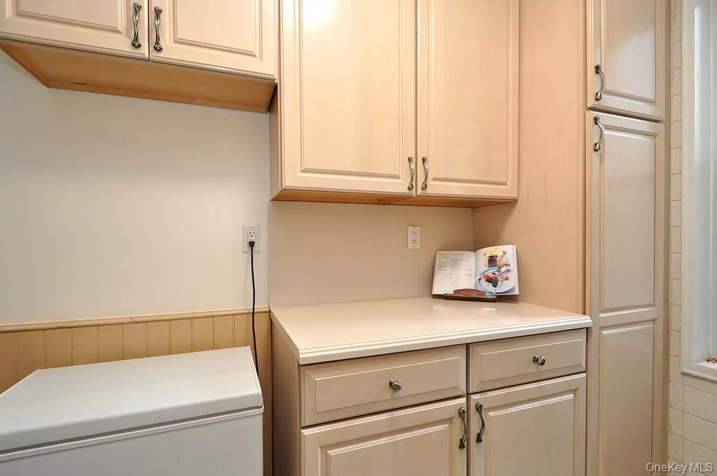 491 Riverdale Avenue, Yonkers, NY, 3 Bedrooms Bedrooms, 6 Rooms Rooms,1 BathroomBathrooms,Residential,For Rent,Riverdale,0,1026626 491 Riverdale Avenue, Yonkers, NY, 3 Bedrooms Bedrooms, 6 Rooms Rooms,1 BathroomBathrooms,Residential,For Rent,Riverdale,0,1026626