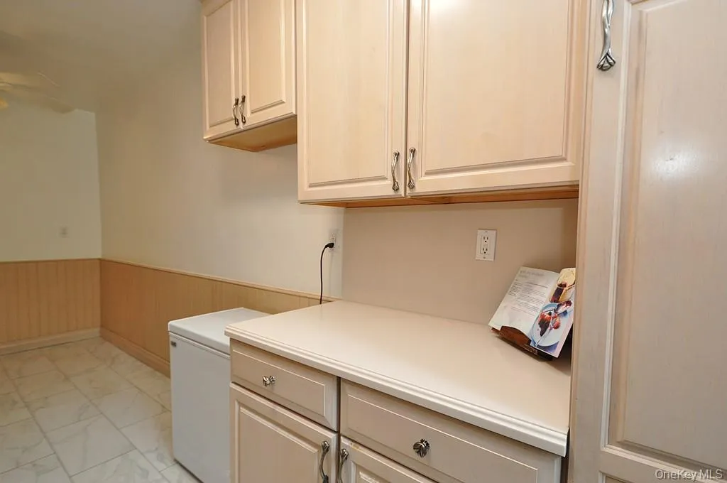 491 Riverdale Avenue, Yonkers, NY, 3 Bedrooms Bedrooms, 6 Rooms Rooms,1 BathroomBathrooms,Residential,For Rent,Riverdale,0,1026626 491 Riverdale Avenue, Yonkers, NY, 3 Bedrooms Bedrooms, 6 Rooms Rooms,1 BathroomBathrooms,Residential,For Rent,Riverdale,0,1026626