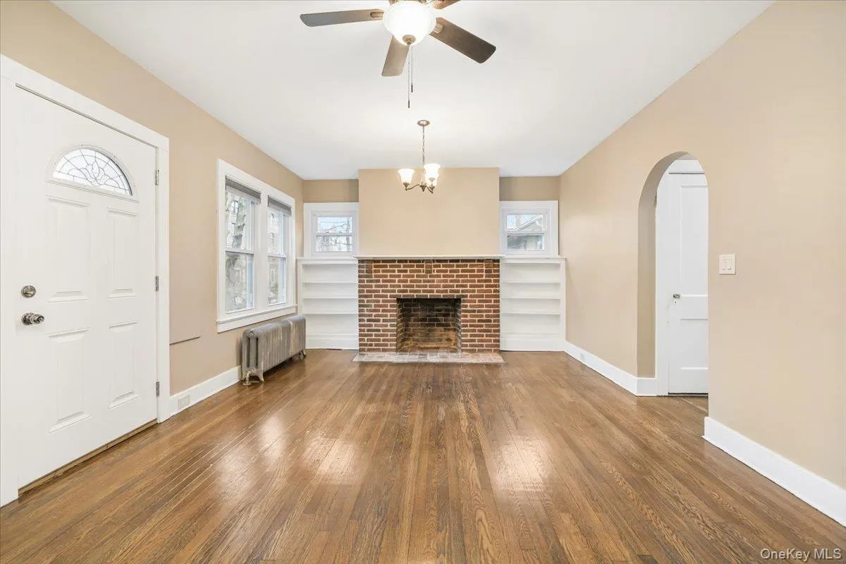 29 15th Avenue, Mount Vernon, NY, 2 Bedrooms Bedrooms, 4 Rooms Rooms,1 BathroomBathrooms,Residential Lease,For Rent,15th,0,1026627 29 15th Avenue, Mount Vernon, NY, 2 Bedrooms Bedrooms, 4 Rooms Rooms,1 BathroomBathrooms,Residential Lease,For Rent,15th,0,1026627