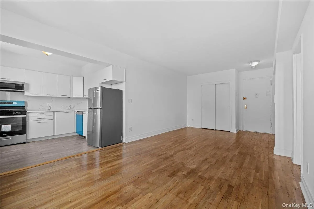 1725 Edison Avenue, New York, NY, 1 Bedroom Bedrooms, 3 Rooms Rooms,1 BathroomBathrooms,Residential,For Rent,Edison,0,1026628 1725 Edison Avenue, New York, NY, 1 Bedroom Bedrooms, 3 Rooms Rooms,1 BathroomBathrooms,Residential,For Rent,Edison,0,1026628