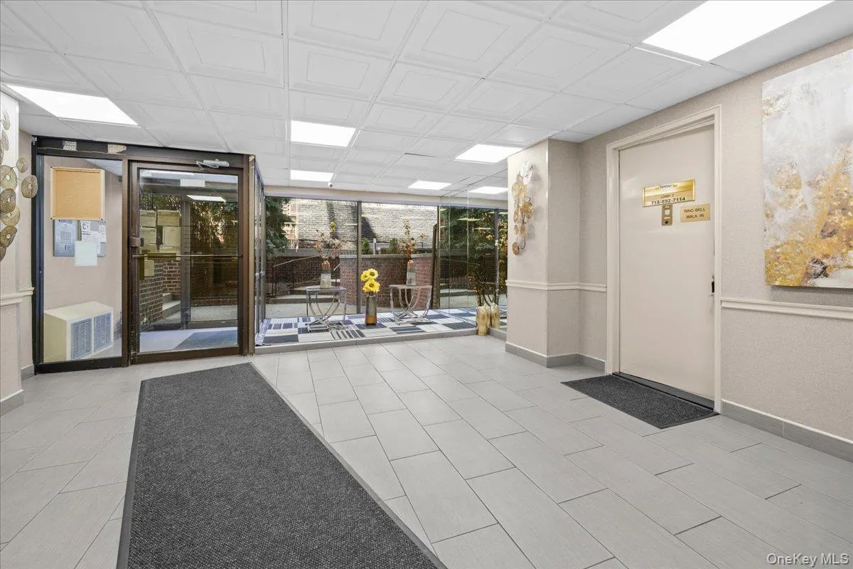 Lobby Lobby