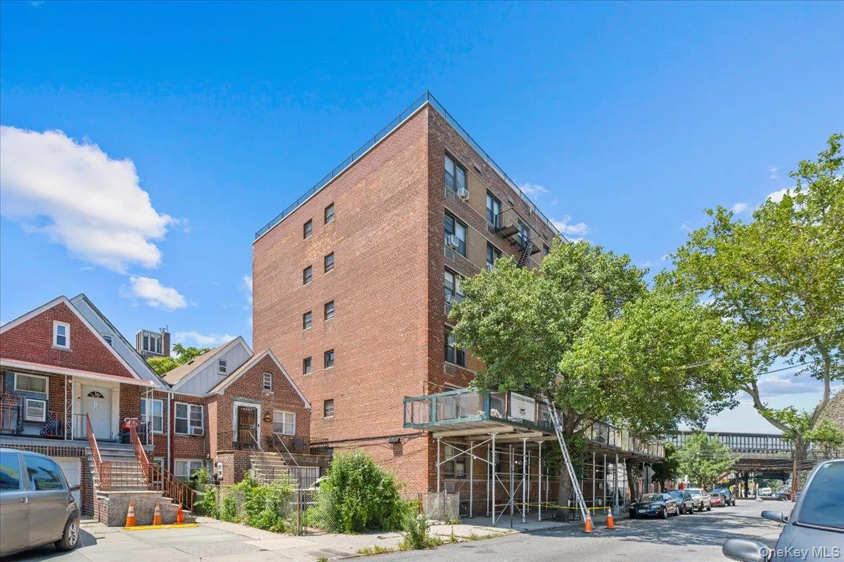 1725 Edison Avenue, New York, NY, 1 Bedroom Bedrooms, 3 Rooms Rooms,1 BathroomBathrooms,Residential,For Rent,Edison,0,1026628 1725 Edison Avenue, New York, NY, 1 Bedroom Bedrooms, 3 Rooms Rooms,1 BathroomBathrooms,Residential,For Rent,Edison,0,1026628