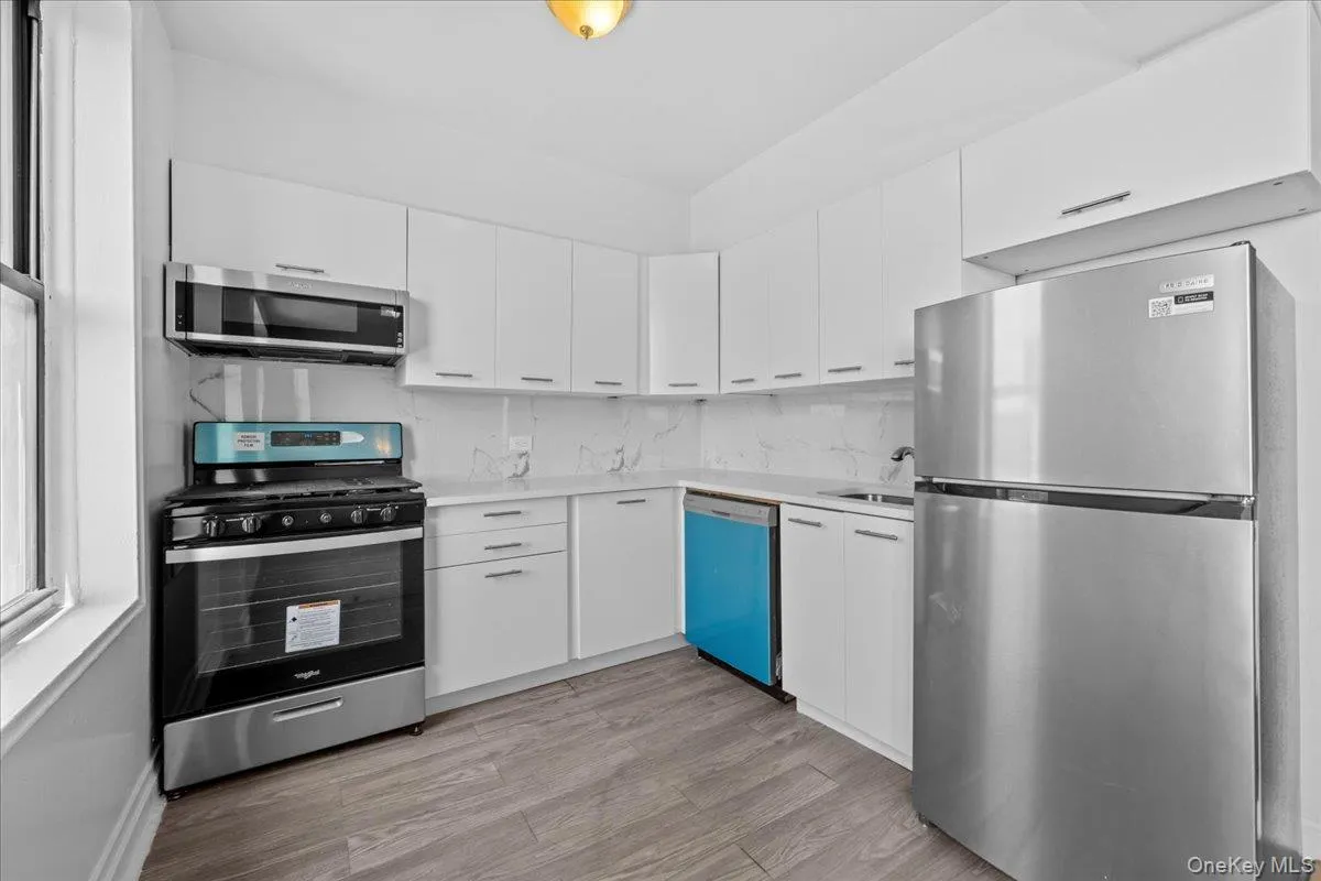 1725 Edison Avenue, New York, NY, 1 Bedroom Bedrooms, 3 Rooms Rooms,1 BathroomBathrooms,Residential,For Rent,Edison,0,1026628 1725 Edison Avenue, New York, NY, 1 Bedroom Bedrooms, 3 Rooms Rooms,1 BathroomBathrooms,Residential,For Rent,Edison,0,1026628