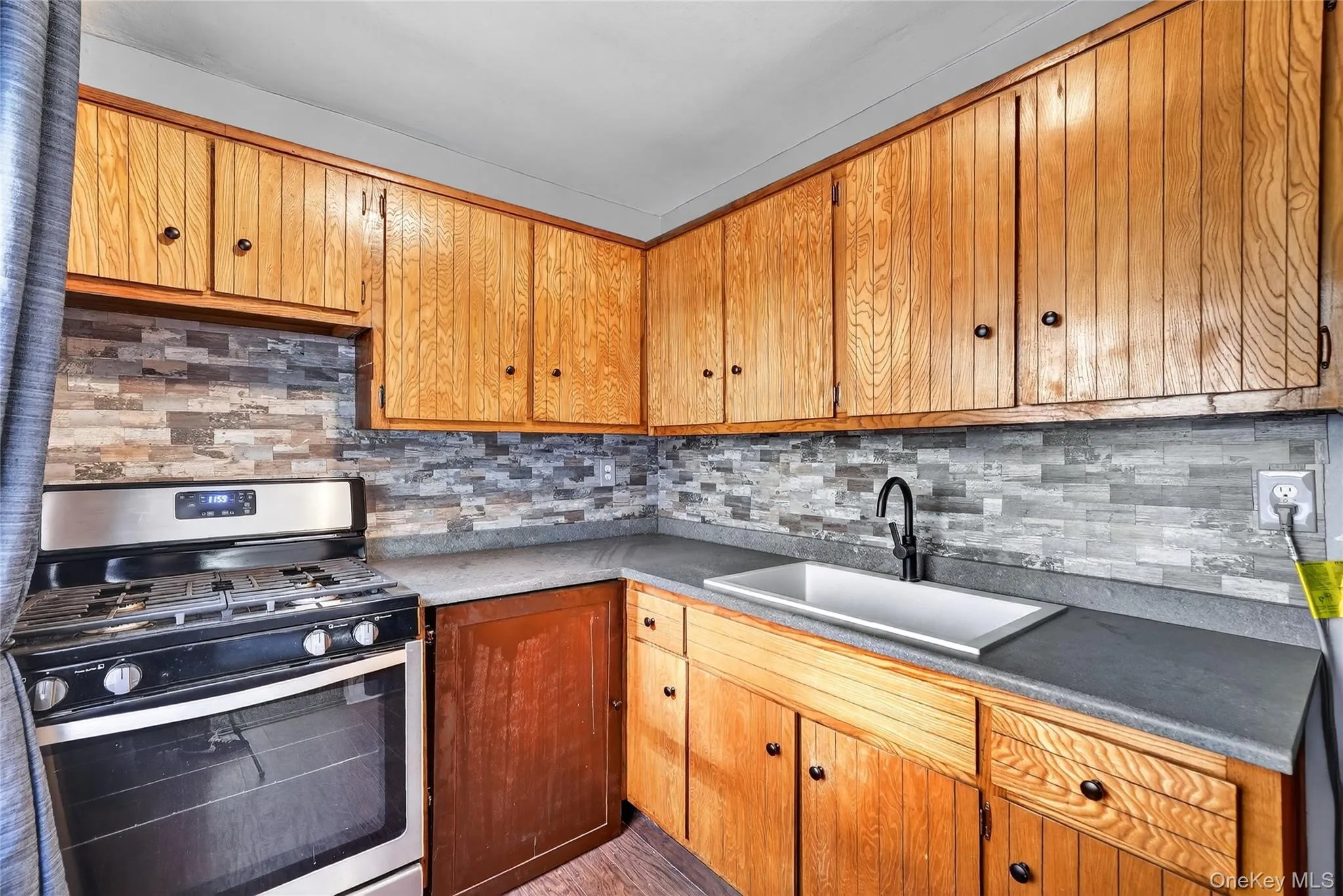 25 Franklin Avenue, White Plains, NY, 3 Rooms Rooms,1 BathroomBathrooms,Residential Lease,For Rent,Franklin,0,1026630 25 Franklin Avenue, White Plains, NY, 3 Rooms Rooms,1 BathroomBathrooms,Residential Lease,For Rent,Franklin,0,1026630