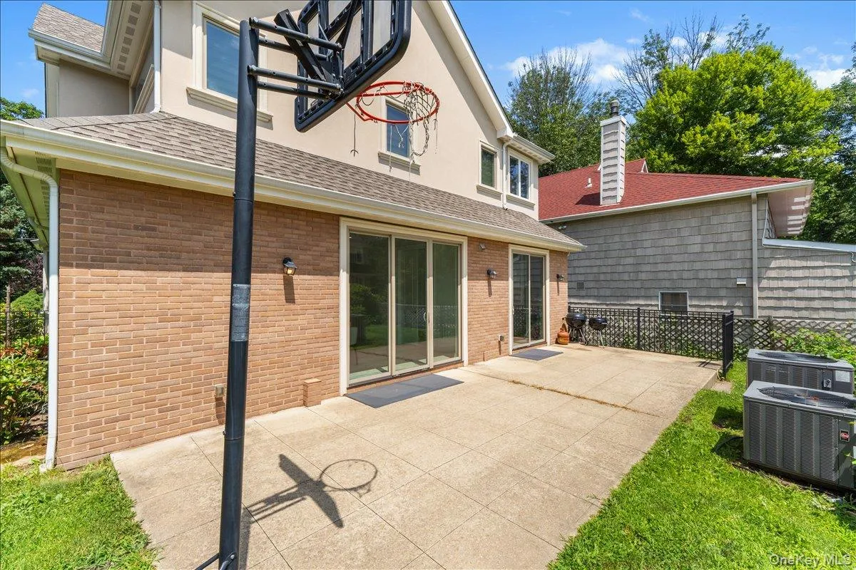 11A Forest Lane, North Hempstead, NY, 6 Bedrooms Bedrooms, 10 Rooms Rooms,3 BathroomsBathrooms,Residential,For Rent,Forest,0,1026632 11A Forest Lane, North Hempstead, NY, 6 Bedrooms Bedrooms, 10 Rooms Rooms,3 BathroomsBathrooms,Residential,For Rent,Forest,0,1026632