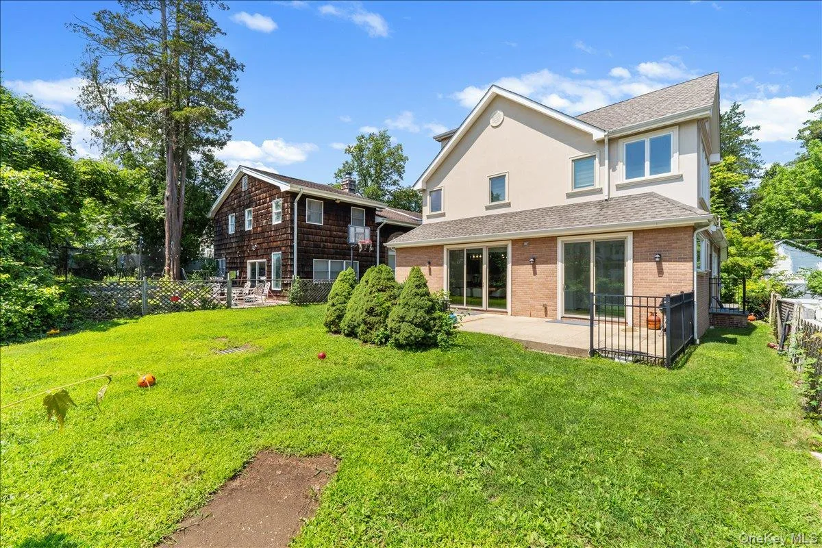 11A Forest Lane, North Hempstead, NY, 6 Bedrooms Bedrooms, 10 Rooms Rooms,3 BathroomsBathrooms,Residential,For Rent,Forest,0,1026632 11A Forest Lane, North Hempstead, NY, 6 Bedrooms Bedrooms, 10 Rooms Rooms,3 BathroomsBathrooms,Residential,For Rent,Forest,0,1026632