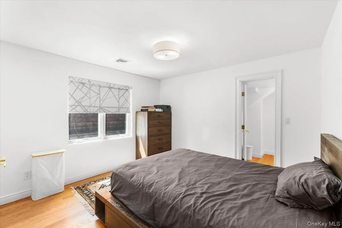 11A Forest Lane, North Hempstead, NY, 6 Bedrooms Bedrooms, 10 Rooms Rooms,3 BathroomsBathrooms,Residential,For Rent,Forest,0,1026632 11A Forest Lane, North Hempstead, NY, 6 Bedrooms Bedrooms, 10 Rooms Rooms,3 BathroomsBathrooms,Residential,For Rent,Forest,0,1026632