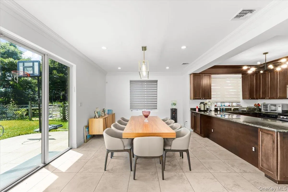 11A Forest Lane, North Hempstead, NY, 6 Bedrooms Bedrooms, 10 Rooms Rooms,3 BathroomsBathrooms,Residential,For Rent,Forest,0,1026632 11A Forest Lane, North Hempstead, NY, 6 Bedrooms Bedrooms, 10 Rooms Rooms,3 BathroomsBathrooms,Residential,For Rent,Forest,0,1026632