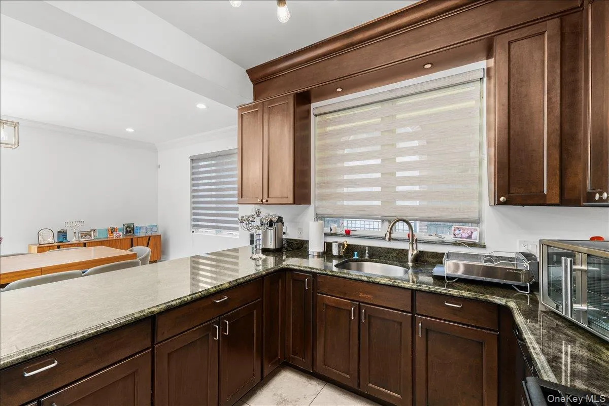11A Forest Lane, North Hempstead, NY, 6 Bedrooms Bedrooms, 10 Rooms Rooms,3 BathroomsBathrooms,Residential,For Rent,Forest,0,1026632 11A Forest Lane, North Hempstead, NY, 6 Bedrooms Bedrooms, 10 Rooms Rooms,3 BathroomsBathrooms,Residential,For Rent,Forest,0,1026632