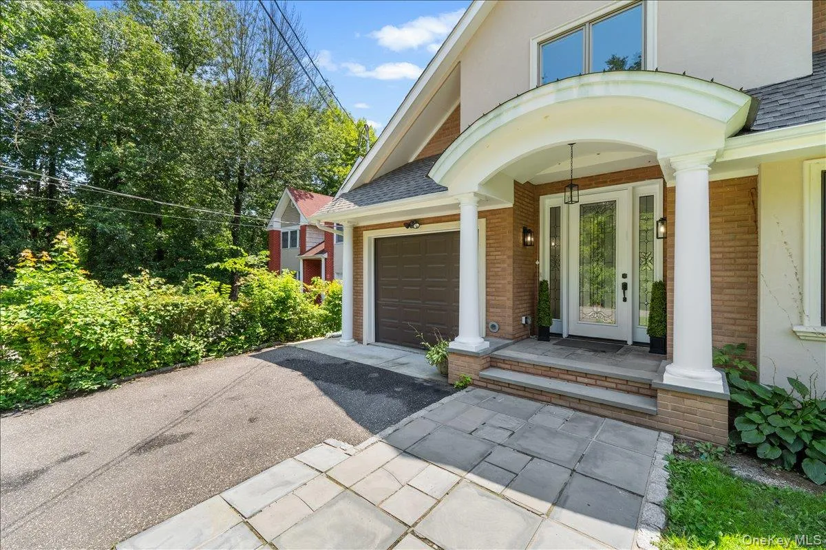 11A Forest Lane, North Hempstead, NY, 6 Bedrooms Bedrooms, 10 Rooms Rooms,3 BathroomsBathrooms,Residential,For Rent,Forest,0,1026632 11A Forest Lane, North Hempstead, NY, 6 Bedrooms Bedrooms, 10 Rooms Rooms,3 BathroomsBathrooms,Residential,For Rent,Forest,0,1026632