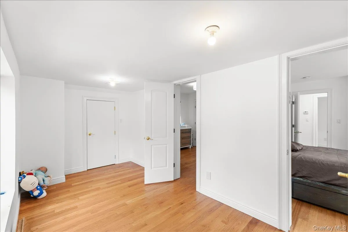 11A Forest Lane, North Hempstead, NY, 6 Bedrooms Bedrooms, 10 Rooms Rooms,3 BathroomsBathrooms,Residential,For Rent,Forest,0,1026632 11A Forest Lane, North Hempstead, NY, 6 Bedrooms Bedrooms, 10 Rooms Rooms,3 BathroomsBathrooms,Residential,For Rent,Forest,0,1026632