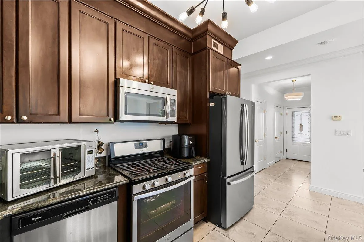 11A Forest Lane, North Hempstead, NY, 6 Bedrooms Bedrooms, 10 Rooms Rooms,3 BathroomsBathrooms,Residential,For Rent,Forest,0,1026632 11A Forest Lane, North Hempstead, NY, 6 Bedrooms Bedrooms, 10 Rooms Rooms,3 BathroomsBathrooms,Residential,For Rent,Forest,0,1026632