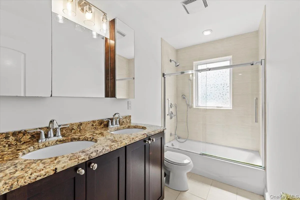 11A Forest Lane, North Hempstead, NY, 6 Bedrooms Bedrooms, 10 Rooms Rooms,3 BathroomsBathrooms,Residential,For Rent,Forest,0,1026632 11A Forest Lane, North Hempstead, NY, 6 Bedrooms Bedrooms, 10 Rooms Rooms,3 BathroomsBathrooms,Residential,For Rent,Forest,0,1026632