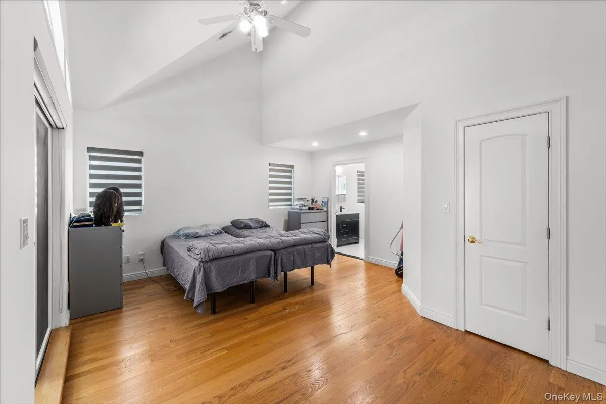 11A Forest Lane, North Hempstead, NY, 6 Bedrooms Bedrooms, 10 Rooms Rooms,3 BathroomsBathrooms,Residential,For Rent,Forest,0,1026632 11A Forest Lane, North Hempstead, NY, 6 Bedrooms Bedrooms, 10 Rooms Rooms,3 BathroomsBathrooms,Residential,For Rent,Forest,0,1026632