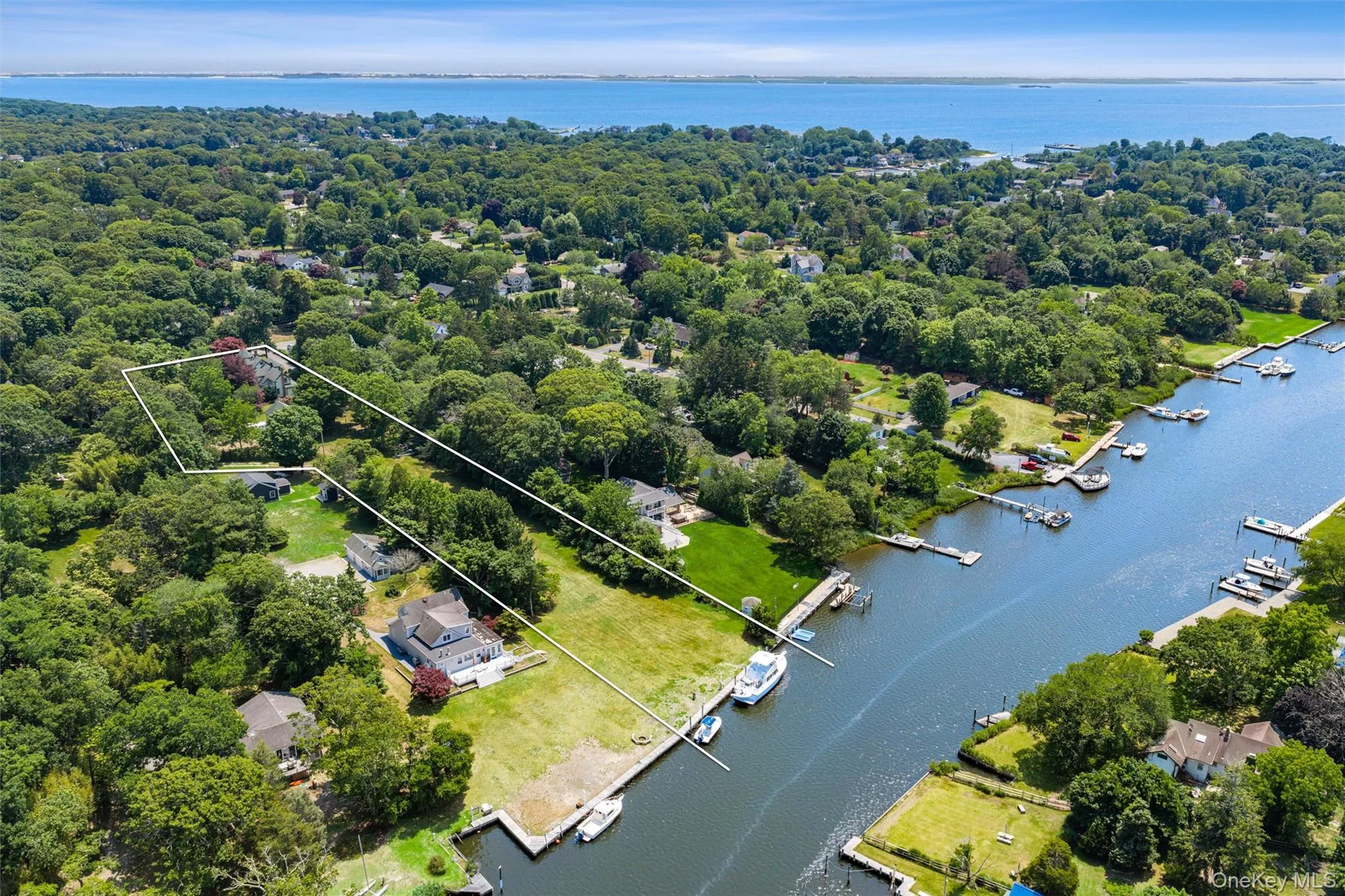 60 and 0 Union Ave, Brookhaven, NY, 5 Bedrooms Bedrooms, 9 Rooms Rooms,2 BathroomsBathrooms,Residential,For Rent,Union Ave,0,1026634 60 and 0 Union Ave, Brookhaven, NY, 5 Bedrooms Bedrooms, 9 Rooms Rooms,2 BathroomsBathrooms,Residential,For Rent,Union Ave,0,1026634
