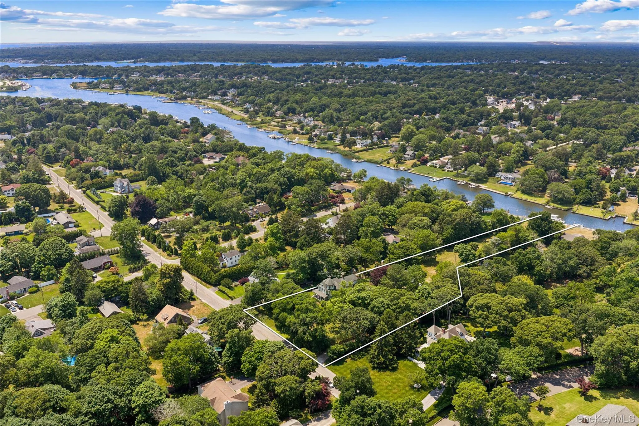 60 and 0 Union Ave, Brookhaven, NY, 5 Bedrooms Bedrooms, 9 Rooms Rooms,2 BathroomsBathrooms,Residential,For Rent,Union Ave,0,1026634 60 and 0 Union Ave, Brookhaven, NY, 5 Bedrooms Bedrooms, 9 Rooms Rooms,2 BathroomsBathrooms,Residential,For Rent,Union Ave,0,1026634