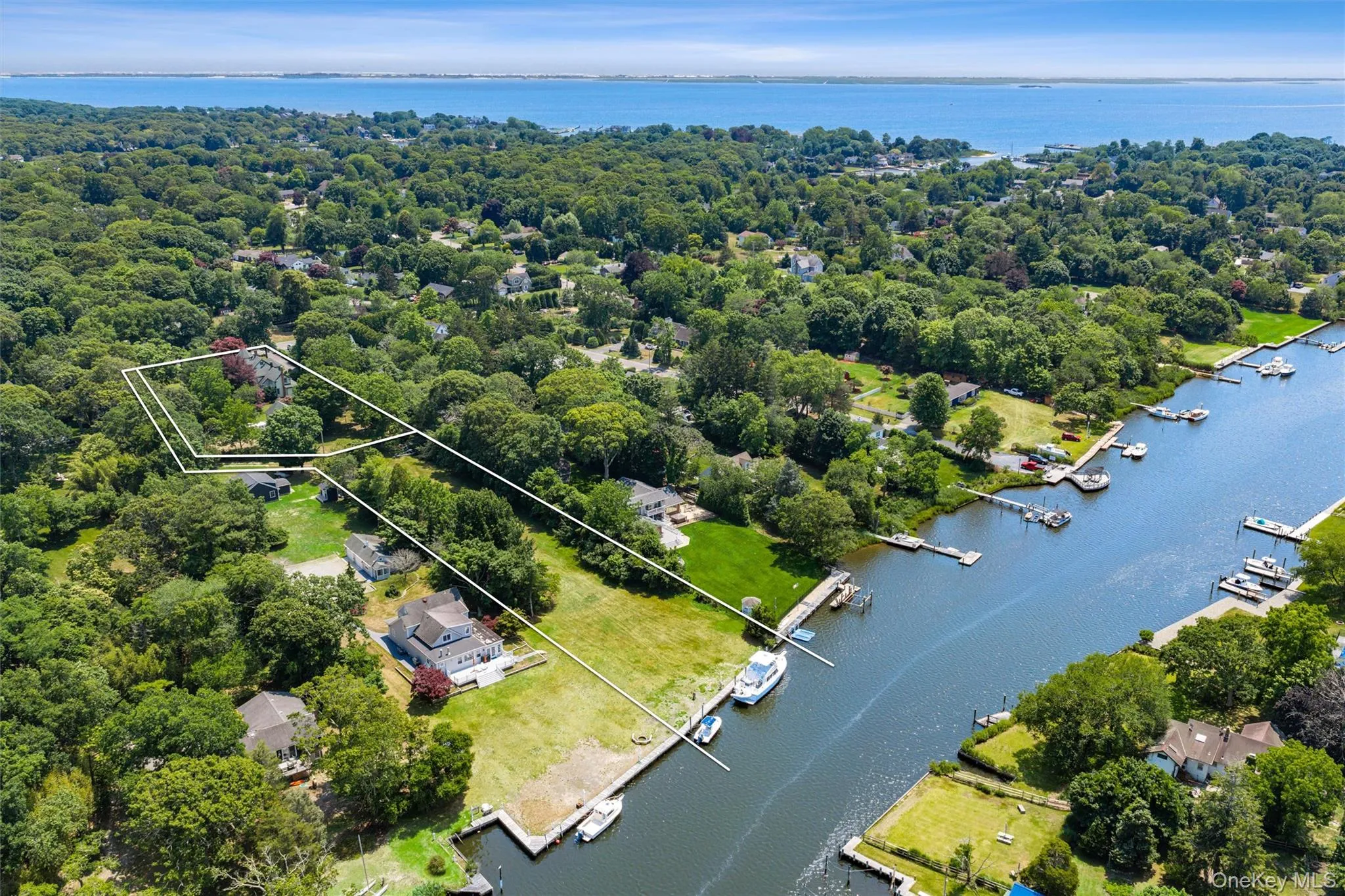 60 and 0 Union Ave, Brookhaven, NY, 5 Bedrooms Bedrooms, 9 Rooms Rooms,2 BathroomsBathrooms,Residential,For Rent,Union Ave,0,1026634 60 and 0 Union Ave, Brookhaven, NY, 5 Bedrooms Bedrooms, 9 Rooms Rooms,2 BathroomsBathrooms,Residential,For Rent,Union Ave,0,1026634