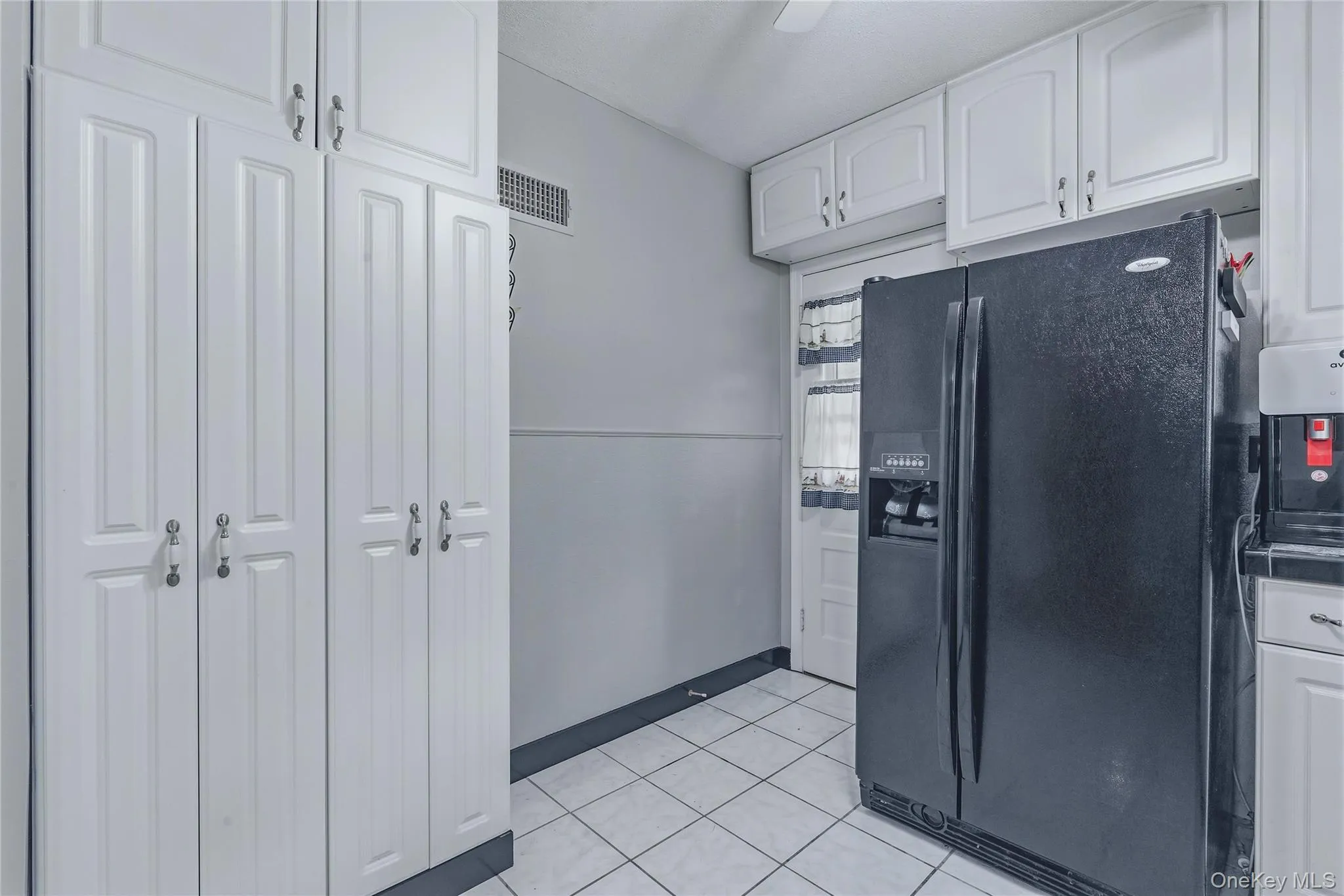 2 Hennessey Place, Poughkeepsie, NY, 2 Bedrooms Bedrooms, 6 Rooms Rooms,1 BathroomBathrooms,Residential,For Rent,Hennessey,0,1026641 2 Hennessey Place, Poughkeepsie, NY, 2 Bedrooms Bedrooms, 6 Rooms Rooms,1 BathroomBathrooms,Residential,For Rent,Hennessey,0,1026641
