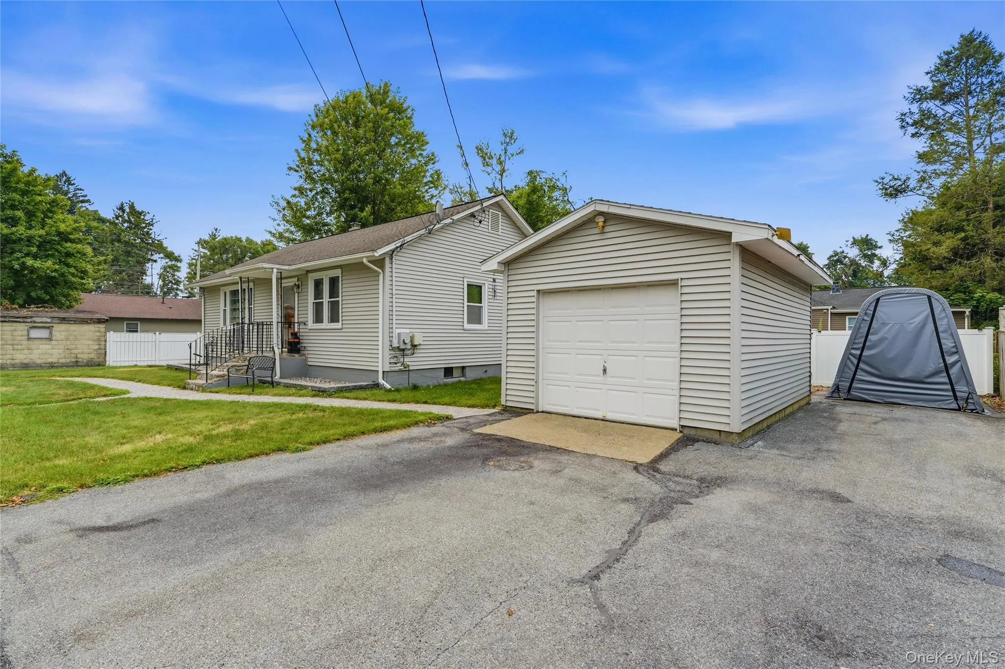 2 Hennessey Place, Poughkeepsie, NY, 2 Bedrooms Bedrooms, 6 Rooms Rooms,1 BathroomBathrooms,Residential,For Rent,Hennessey,0,1026641 2 Hennessey Place, Poughkeepsie, NY, 2 Bedrooms Bedrooms, 6 Rooms Rooms,1 BathroomBathrooms,Residential,For Rent,Hennessey,0,1026641