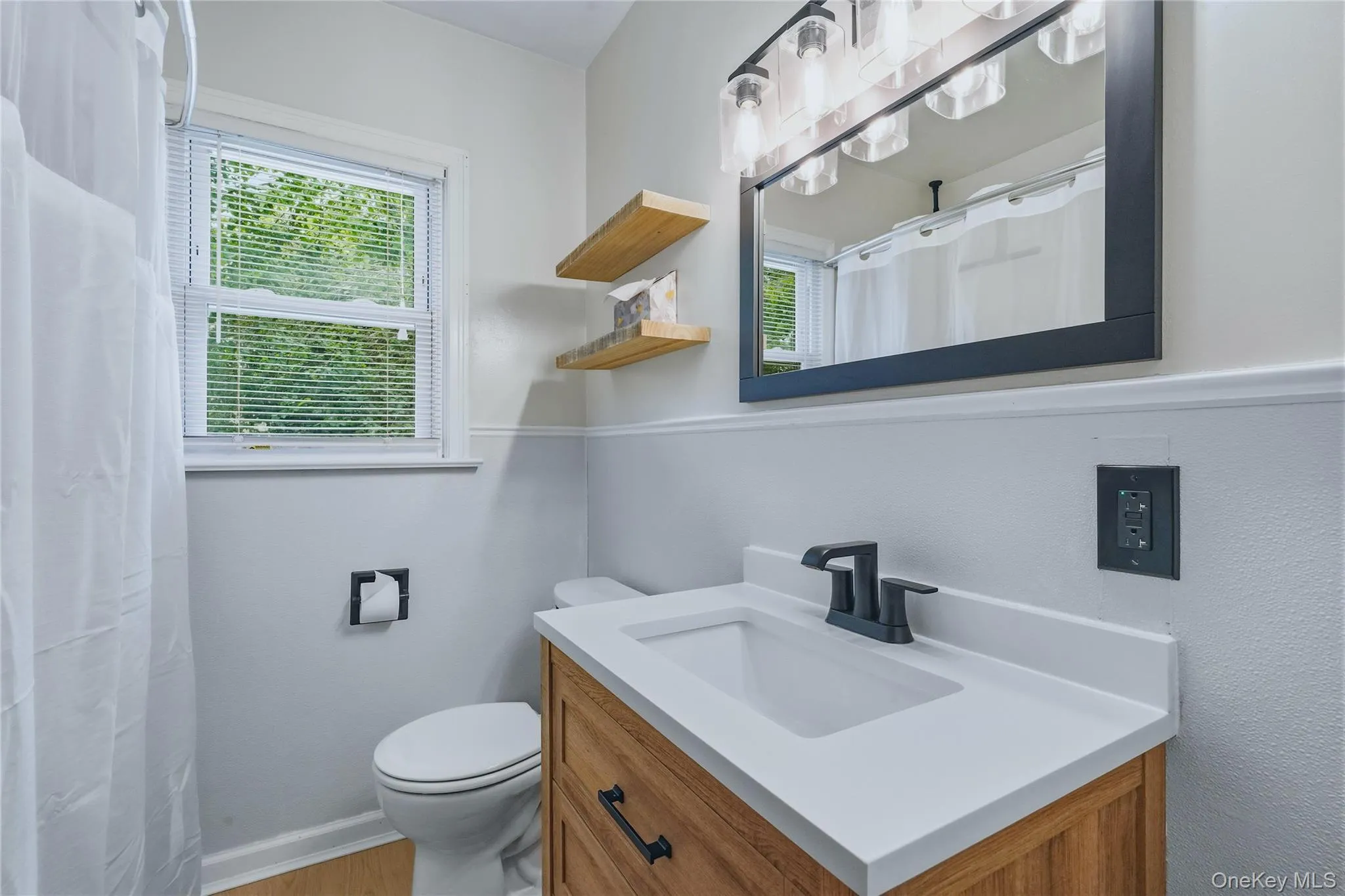 2 Hennessey Place, Poughkeepsie, NY, 2 Bedrooms Bedrooms, 6 Rooms Rooms,1 BathroomBathrooms,Residential,For Rent,Hennessey,0,1026641 2 Hennessey Place, Poughkeepsie, NY, 2 Bedrooms Bedrooms, 6 Rooms Rooms,1 BathroomBathrooms,Residential,For Rent,Hennessey,0,1026641
