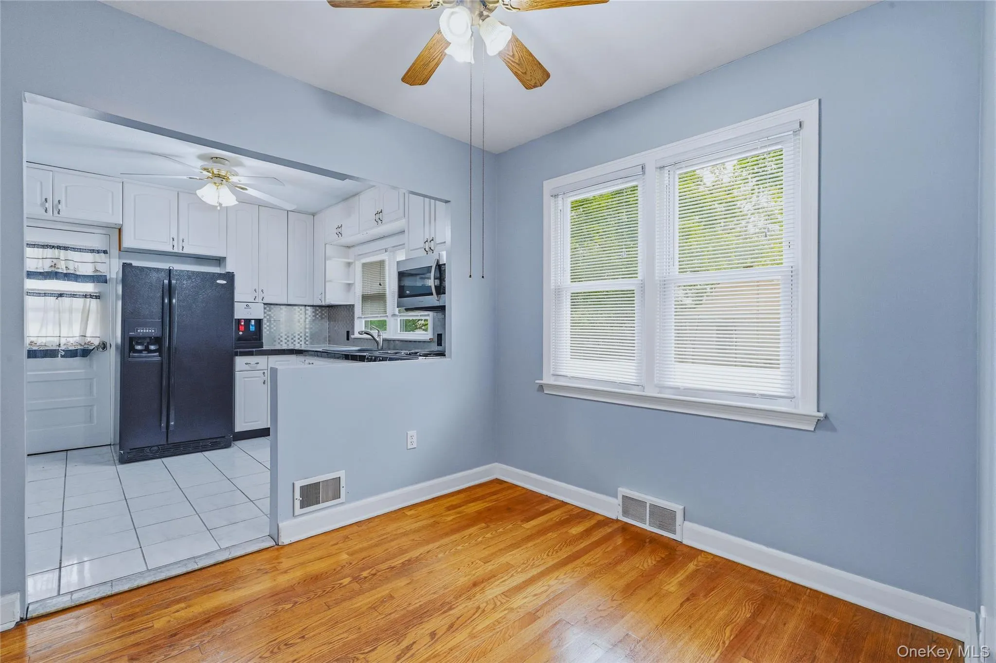 2 Hennessey Place, Poughkeepsie, NY, 2 Bedrooms Bedrooms, 6 Rooms Rooms,1 BathroomBathrooms,Residential,For Rent,Hennessey,0,1026641 2 Hennessey Place, Poughkeepsie, NY, 2 Bedrooms Bedrooms, 6 Rooms Rooms,1 BathroomBathrooms,Residential,For Rent,Hennessey,0,1026641