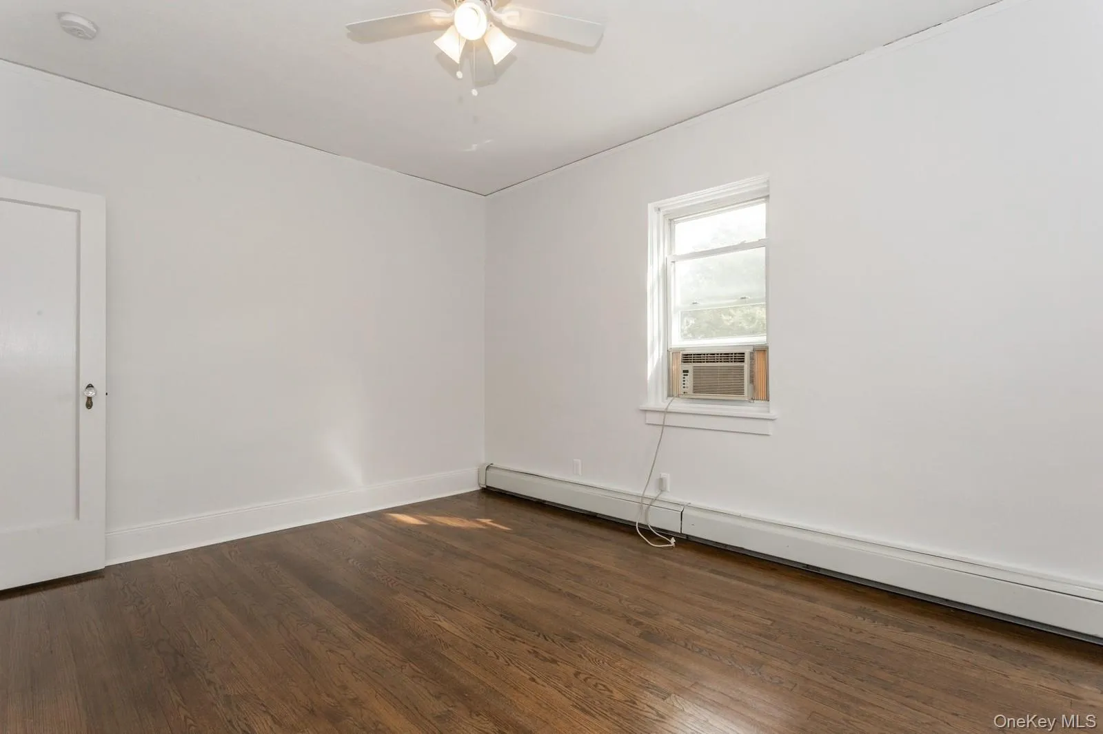43 New Hyde Park Road, Hempstead, NY, 2 Bedrooms Bedrooms, 4 Rooms Rooms,1 BathroomBathrooms,Residential Lease,For Rent,New Hyde Park,0,1026646 43 New Hyde Park Road, Hempstead, NY, 2 Bedrooms Bedrooms, 4 Rooms Rooms,1 BathroomBathrooms,Residential Lease,For Rent,New Hyde Park,0,1026646